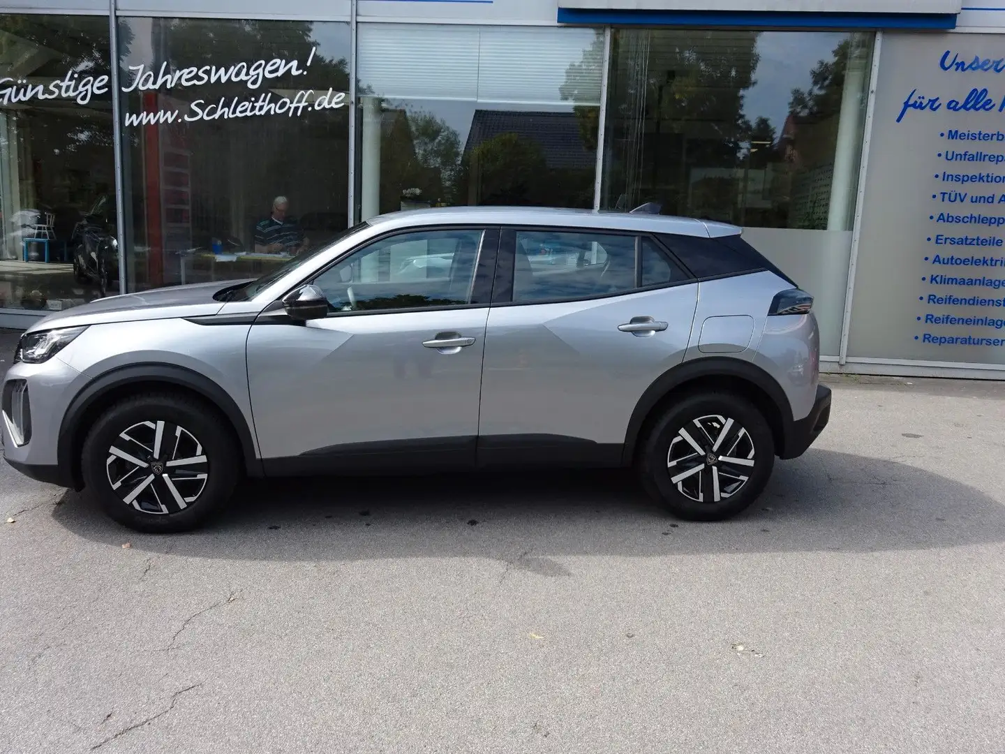 Peugeot 2008 Active PureTech100 ECO-LED/NAVI/KAMERA Grau - 2