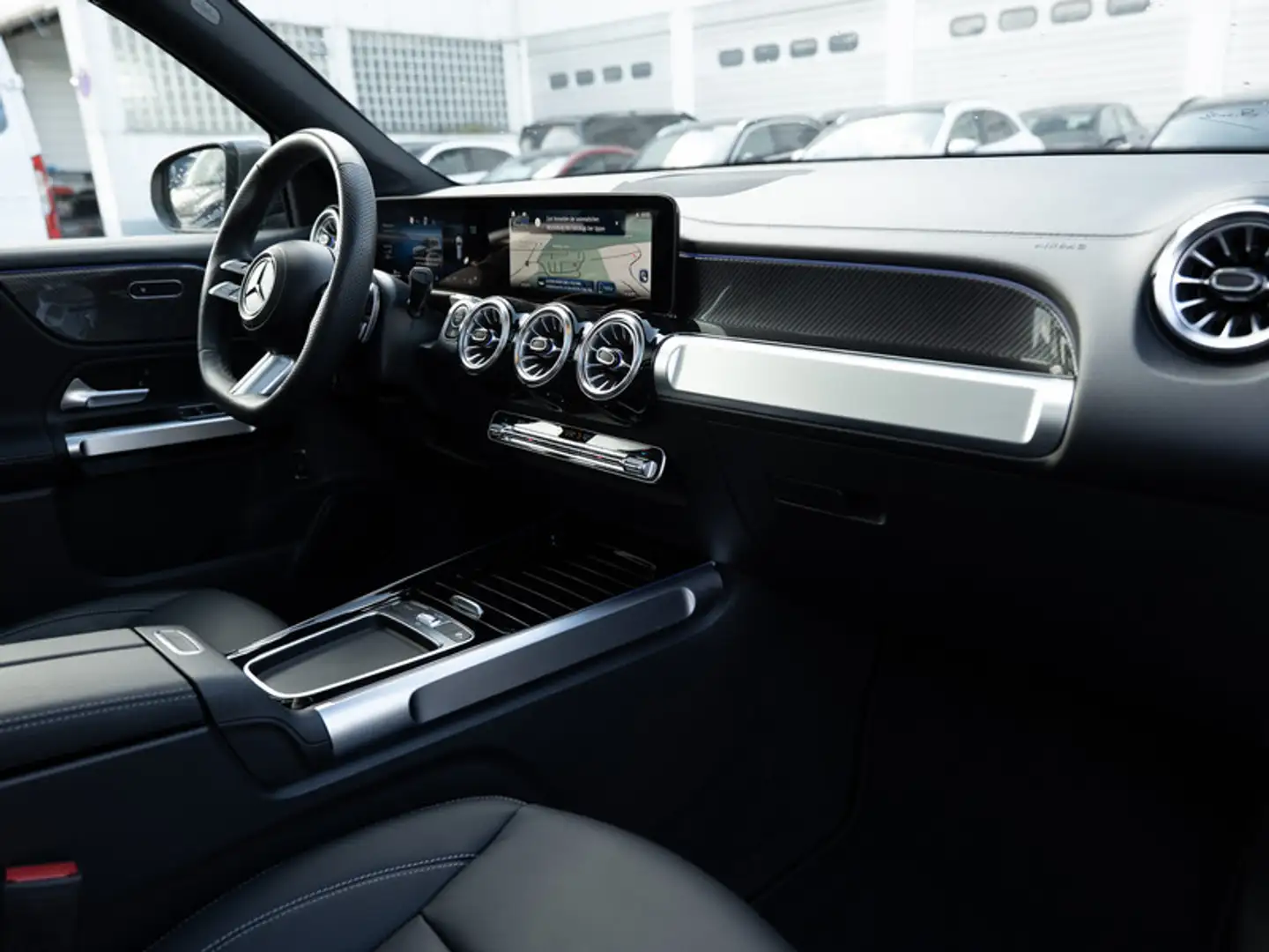 Mercedes-Benz GLB 200 AMG-Sport/LED/Cam/Pano/Distr/Leder/19' Grau - 2