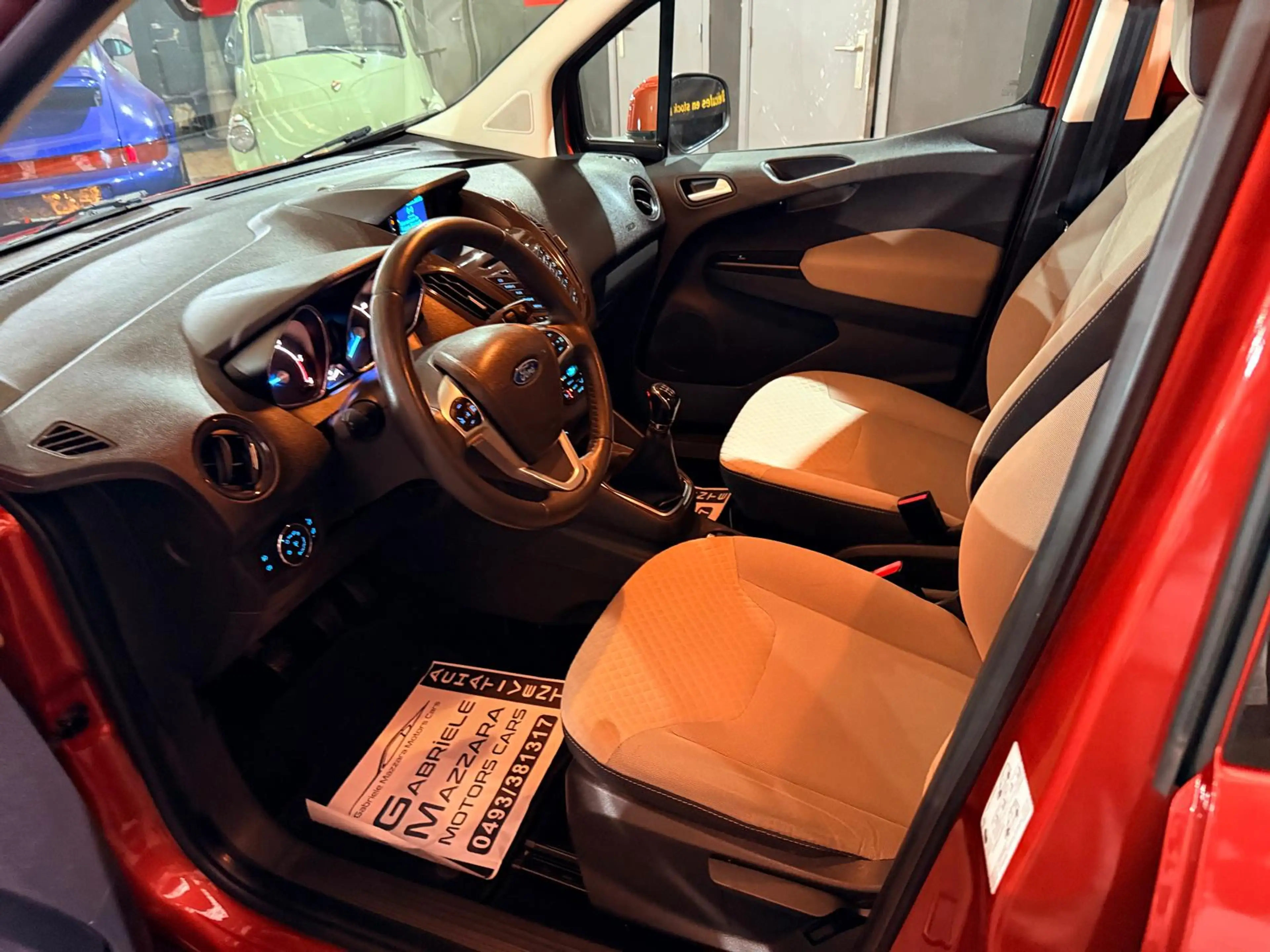 Ford Tourneo Courier 1.5 TDCi 5Places Airco Sieges chauffants Bluetooth — photo 10