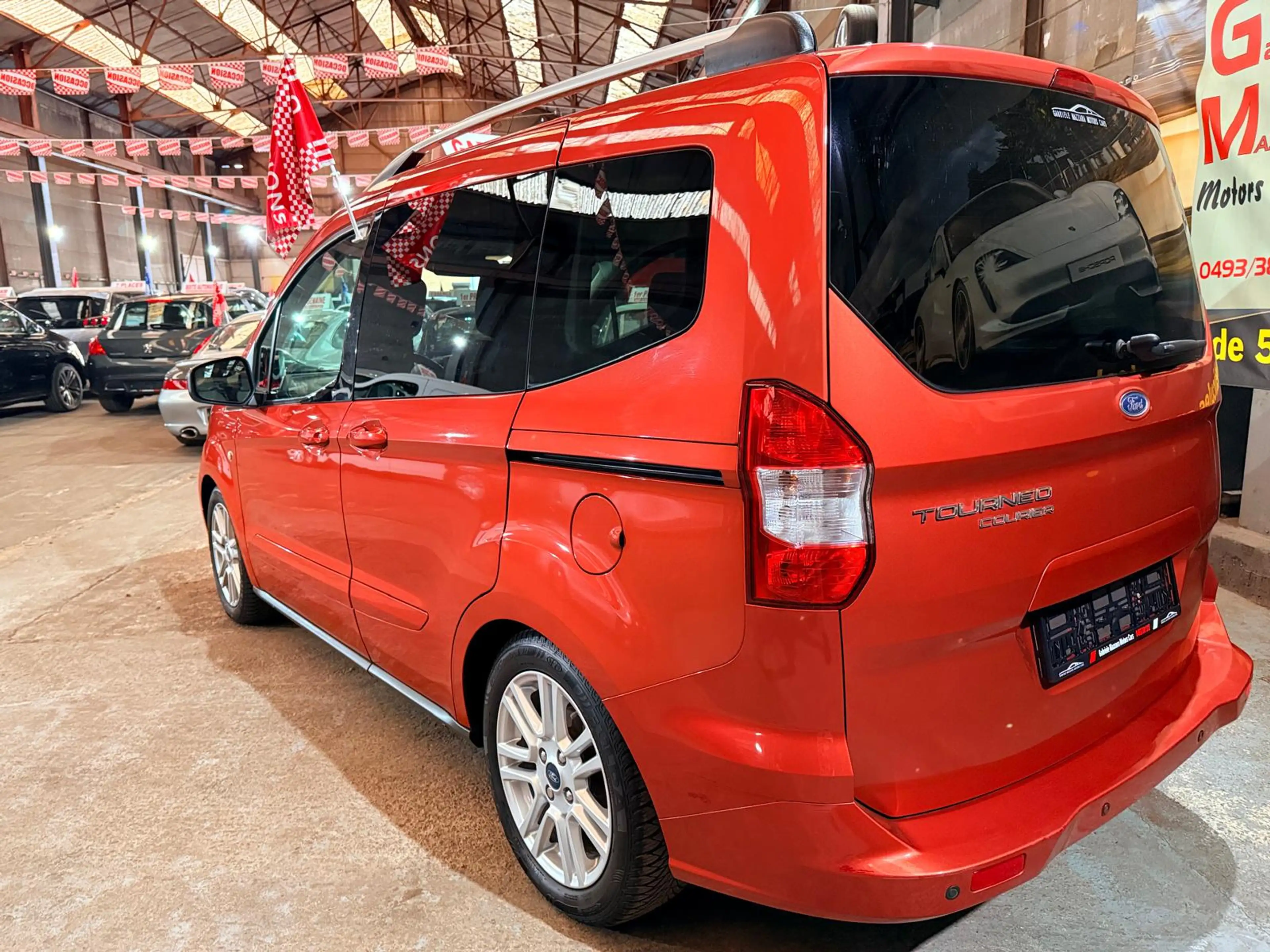 Ford Tourneo Courier 1.5 TDCi 5Places Airco Sieges chauffants Bluetooth — photo 4