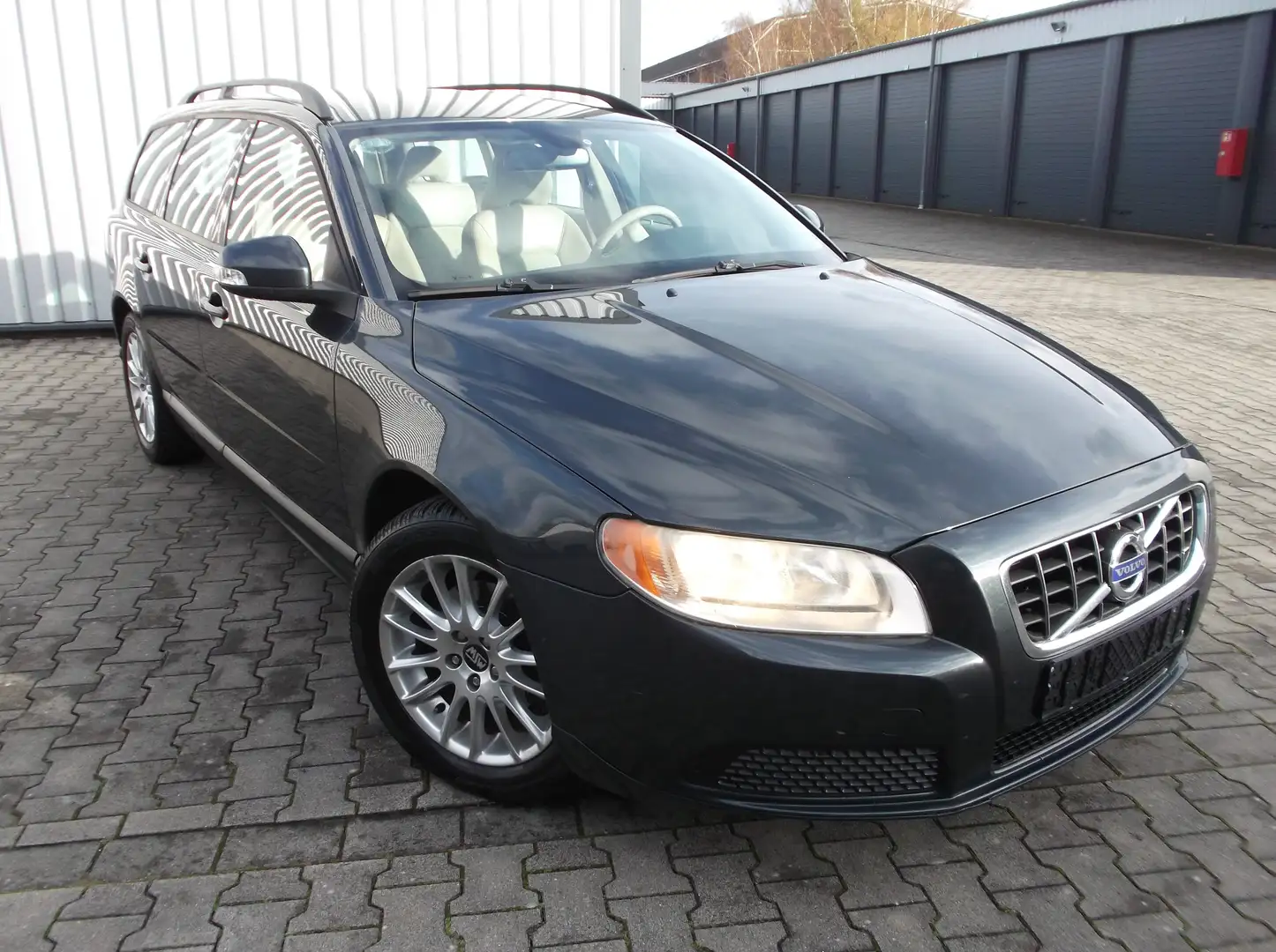 Volvo V70 EDITION.MET.ALU.TÜV.12/2027.DR.AHK.TEMPOMAT. Negru - 1