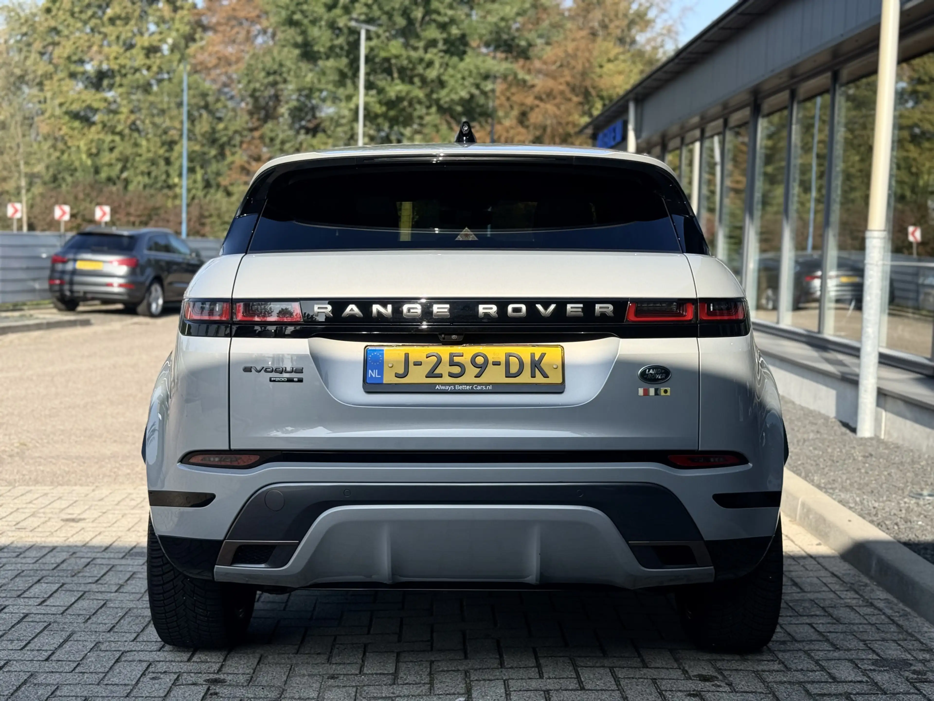 Land Rover Range Rover Evoque 2.0 P200 AWD R-Dynamic S Pano — photo 3