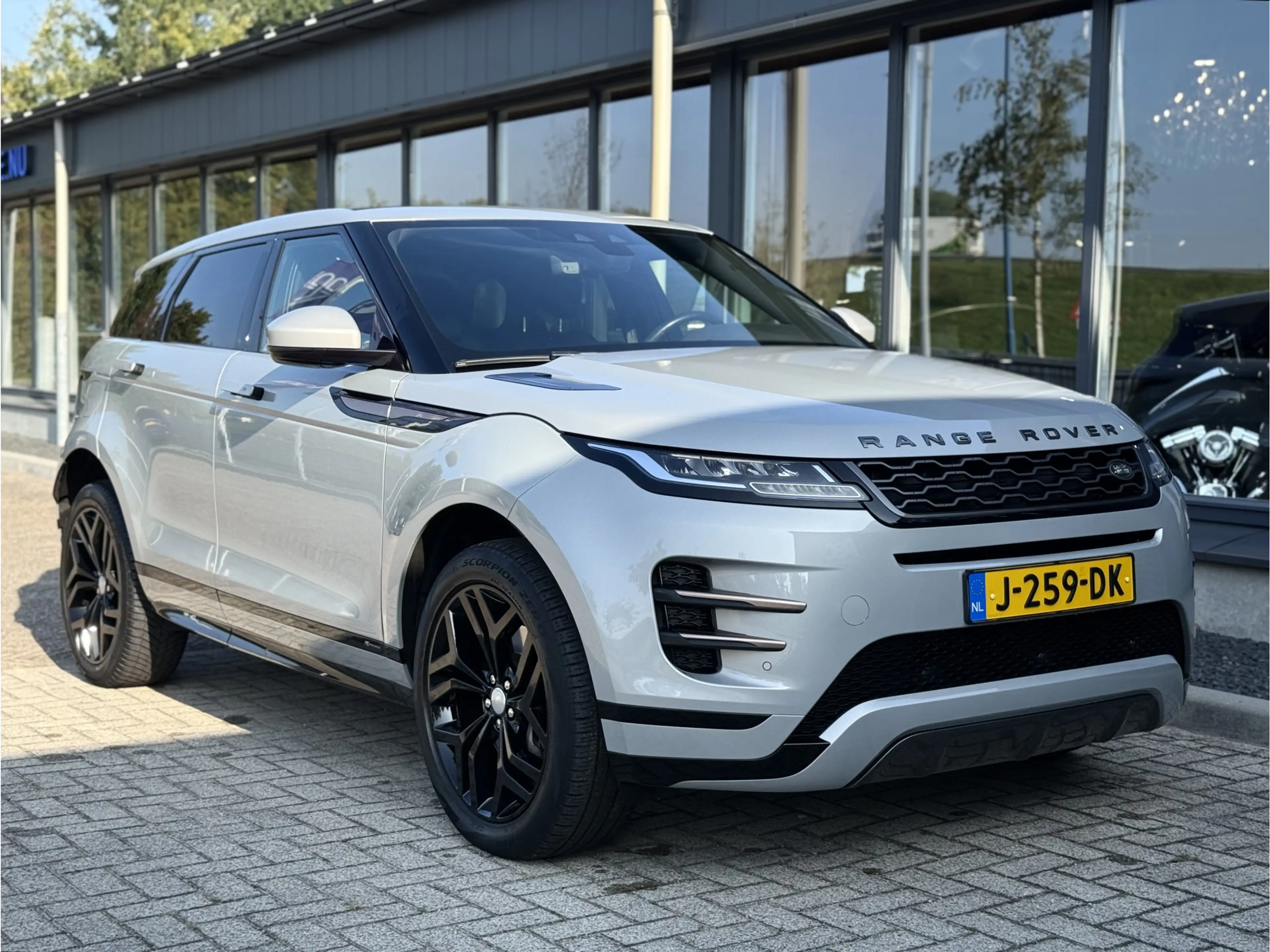 Land Rover Range Rover Evoque 2.0 P200 AWD R-Dynamic S Pano — photo 5