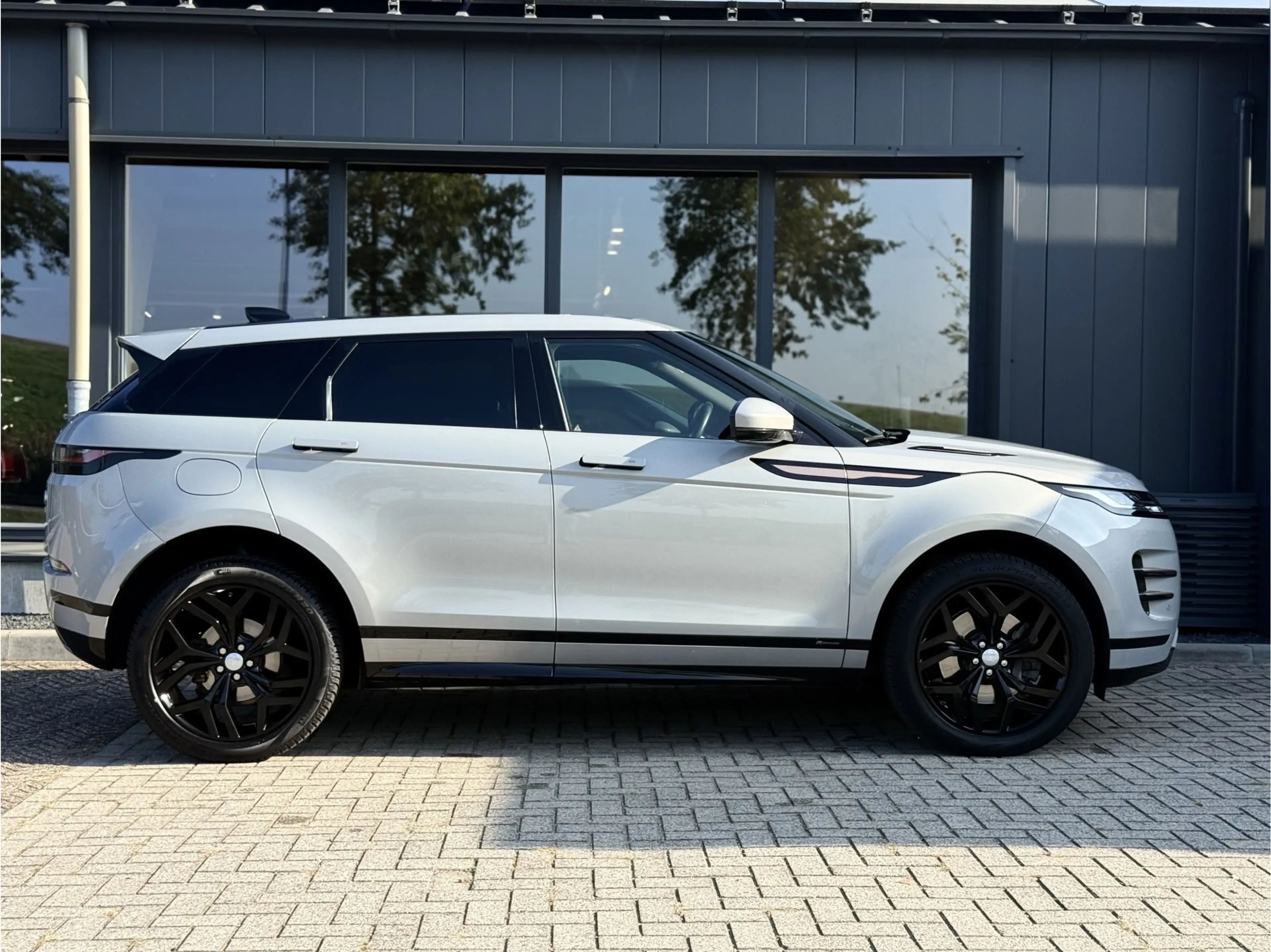 Land Rover Range Rover Evoque 2.0 P200 AWD R-Dynamic S Pano — photo 9