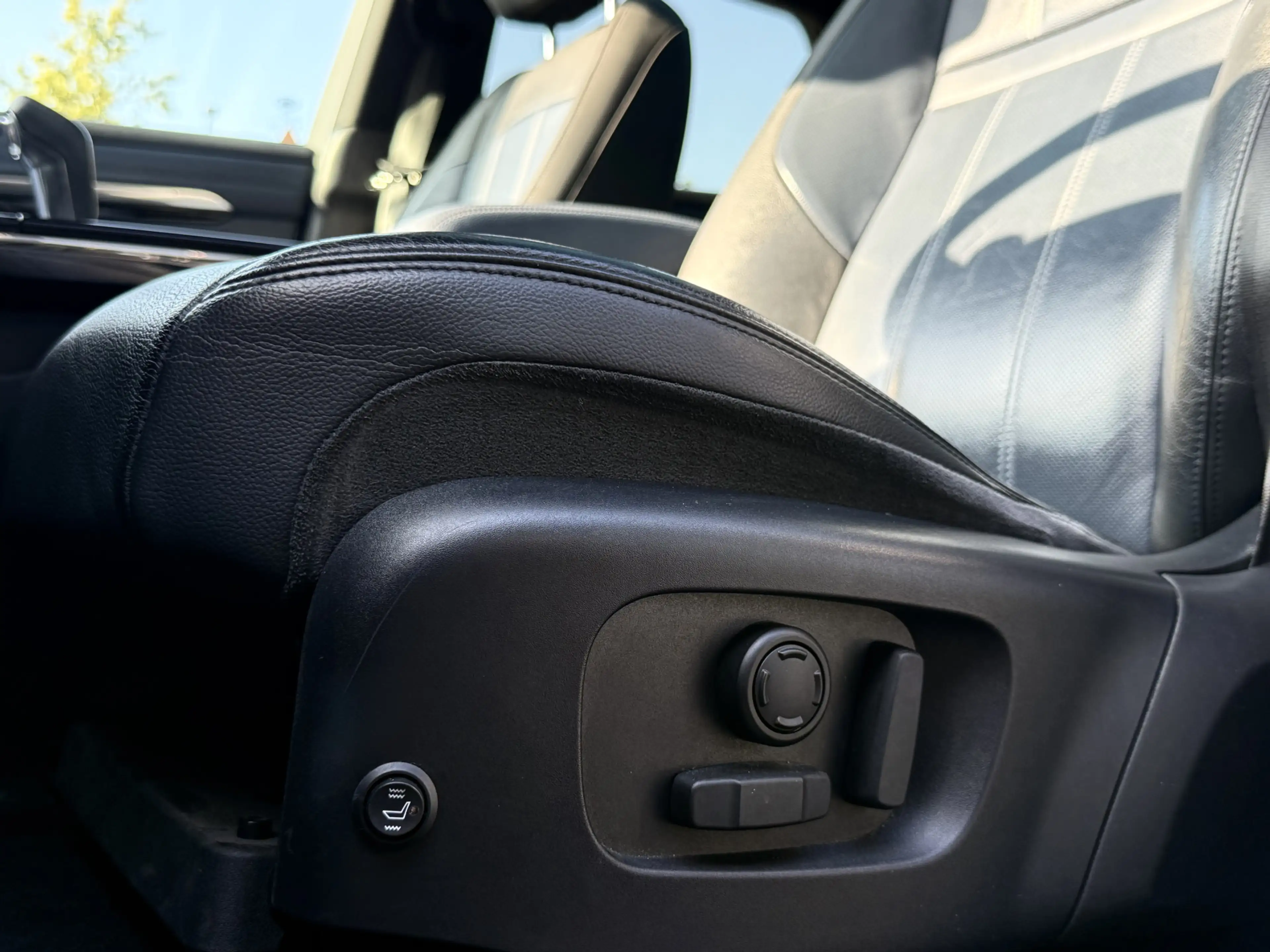Land Rover Range Rover Evoque 2.0 P200 AWD R-Dynamic S Pano — photo 23