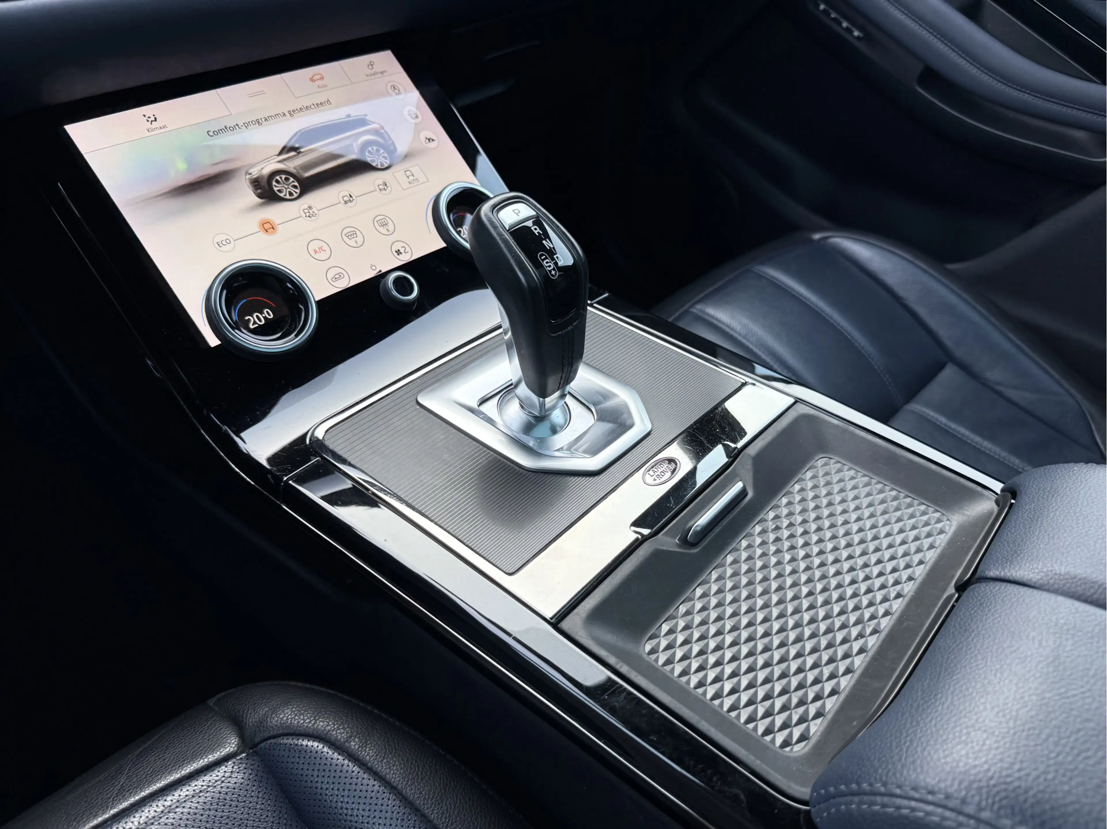 Land Rover Range Rover Evoque 2.0 P200 AWD R-Dynamic S Pano — photo 15