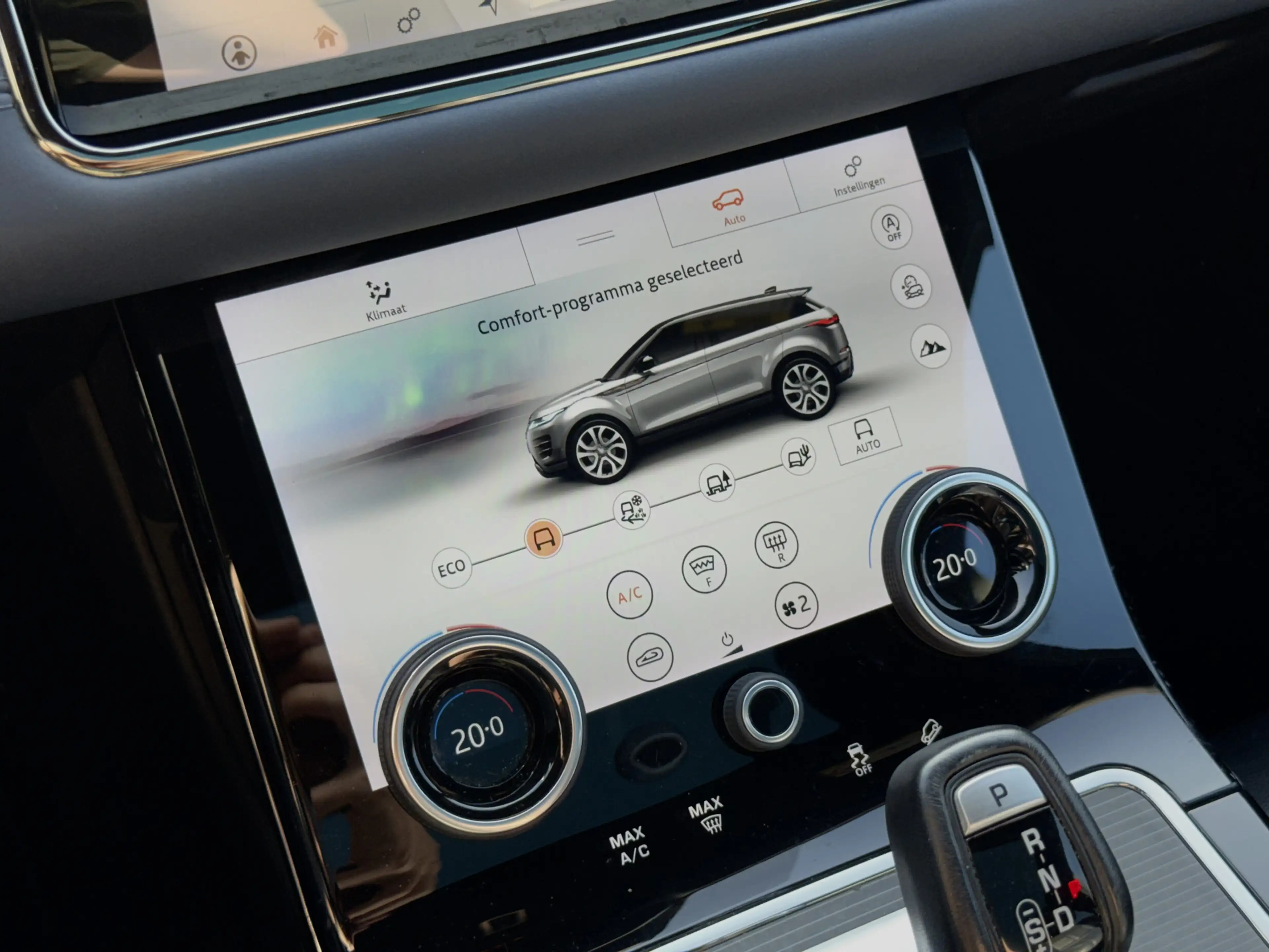 Land Rover Range Rover Evoque 2.0 P200 AWD R-Dynamic S Pano — photo 17