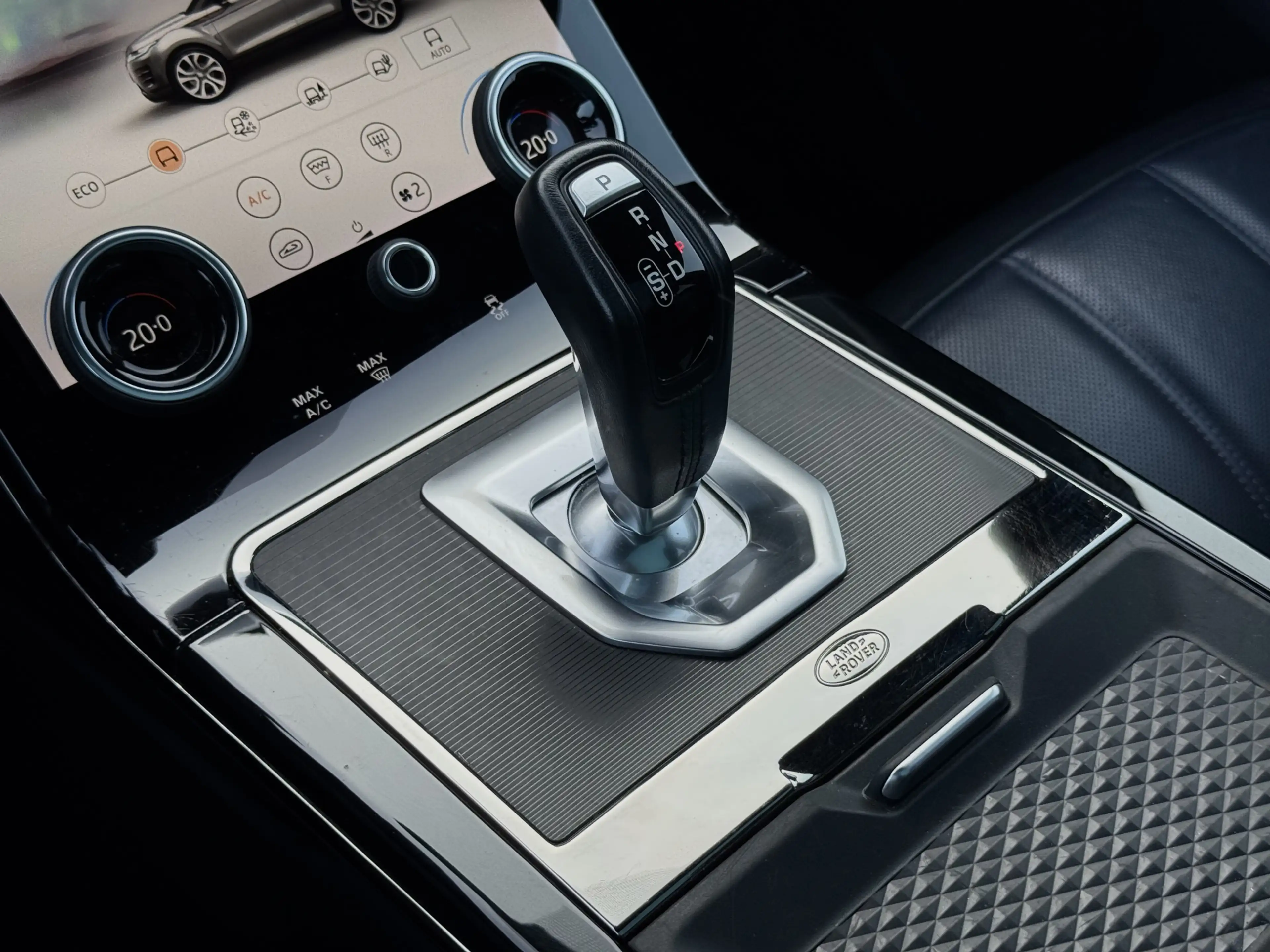 Land Rover Range Rover Evoque 2.0 P200 AWD R-Dynamic S Pano — photo 16