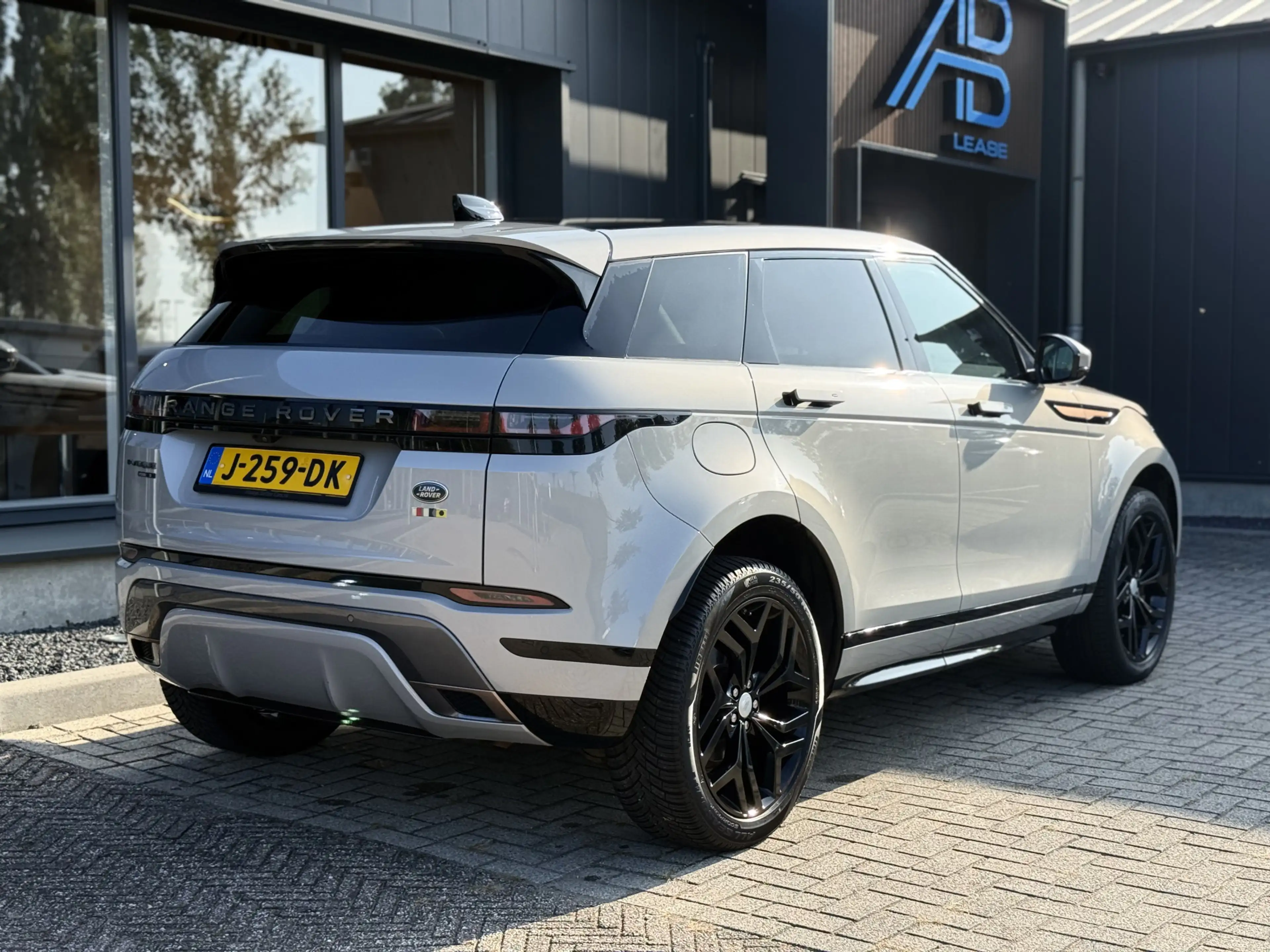 Land Rover Range Rover Evoque 2.0 P200 AWD R-Dynamic S Pano — photo 4