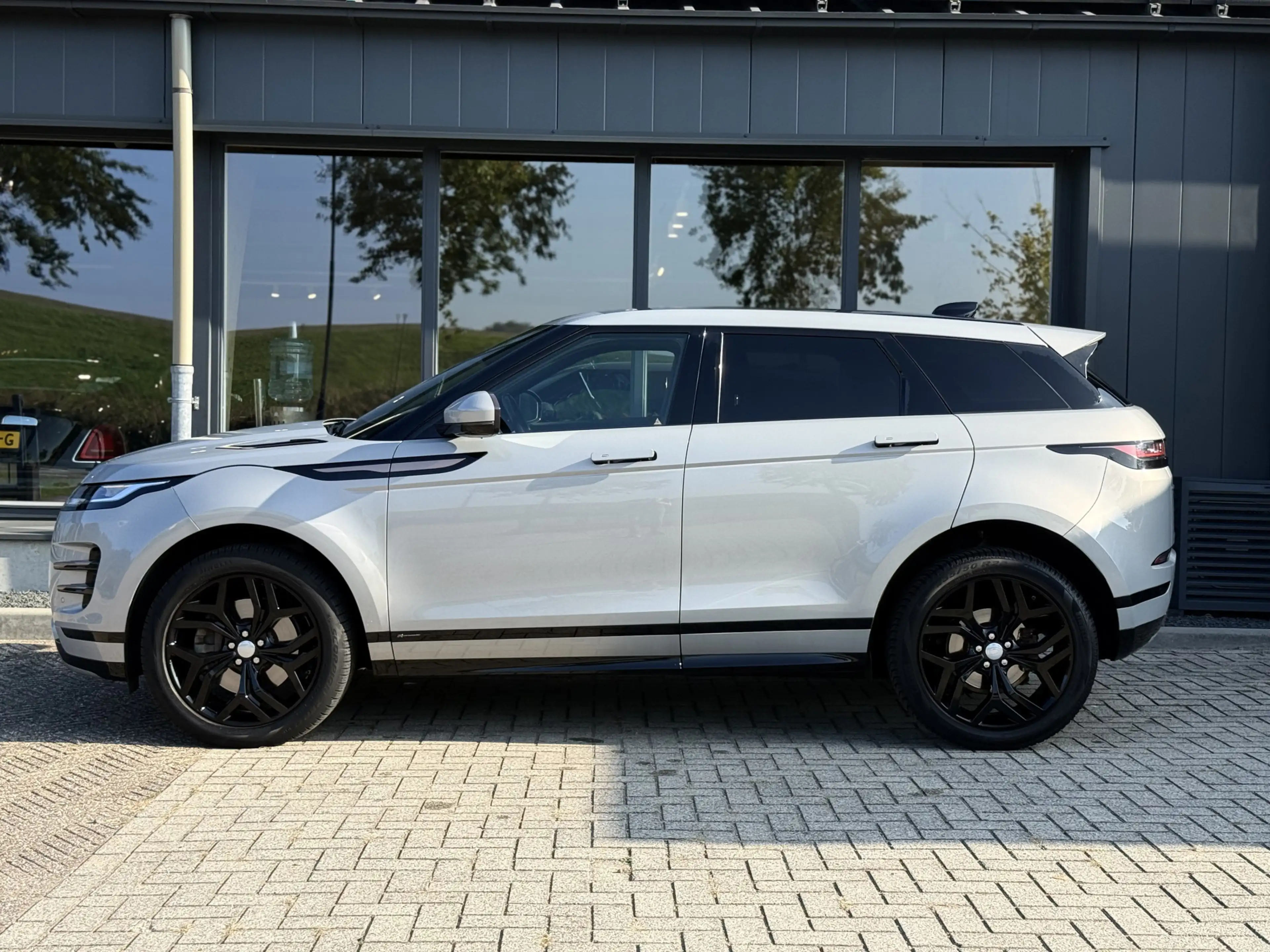 Land Rover Range Rover Evoque 2.0 P200 AWD R-Dynamic S Pano — photo 8