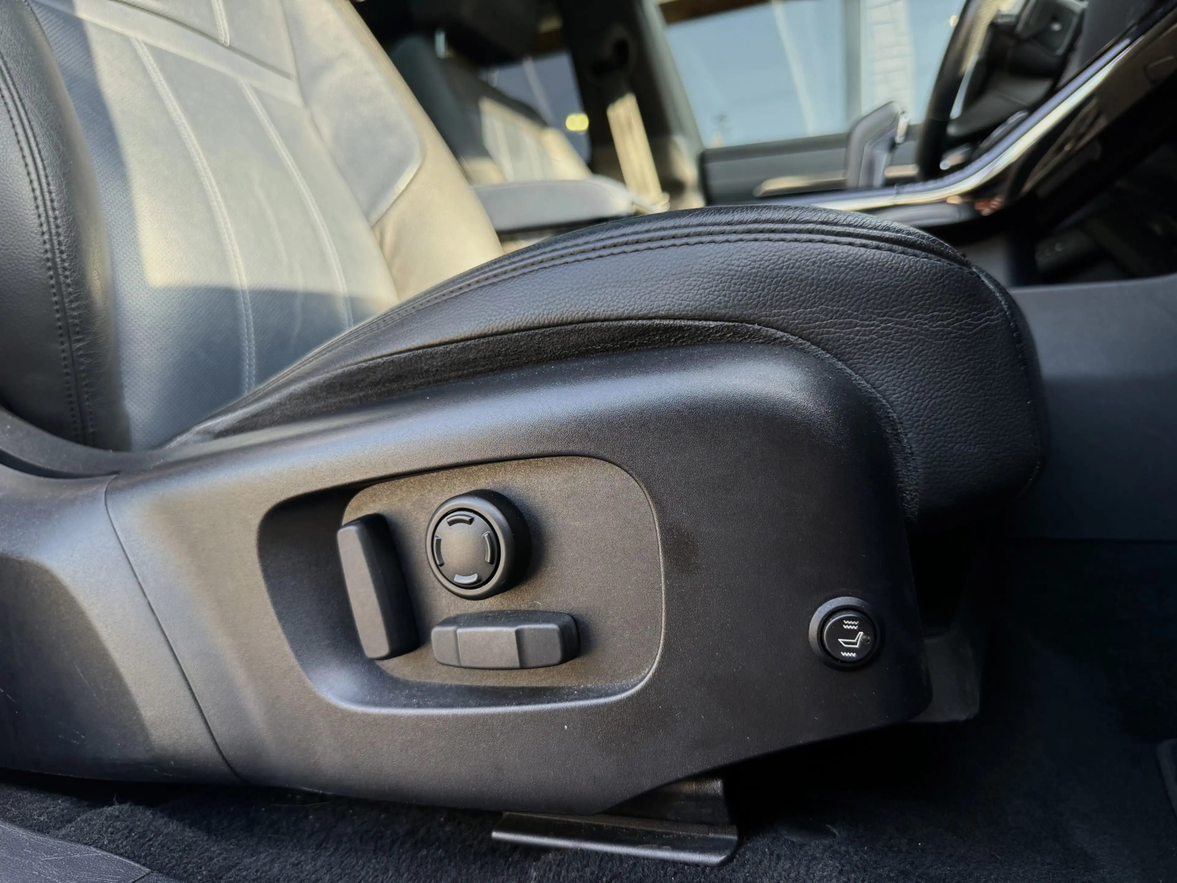 Land Rover Range Rover Evoque 2.0 P200 AWD R-Dynamic S Pano — photo 26
