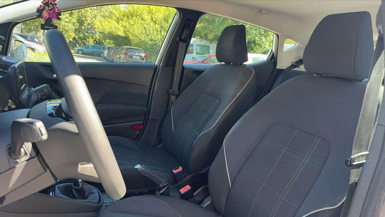 Ford Fiesta 5 portes — photo 25