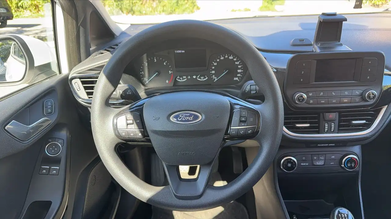 Ford Fiesta 5 portes — photo 22