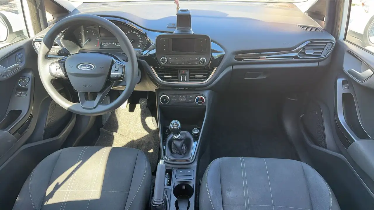 Ford Fiesta 5 portes — photo 11