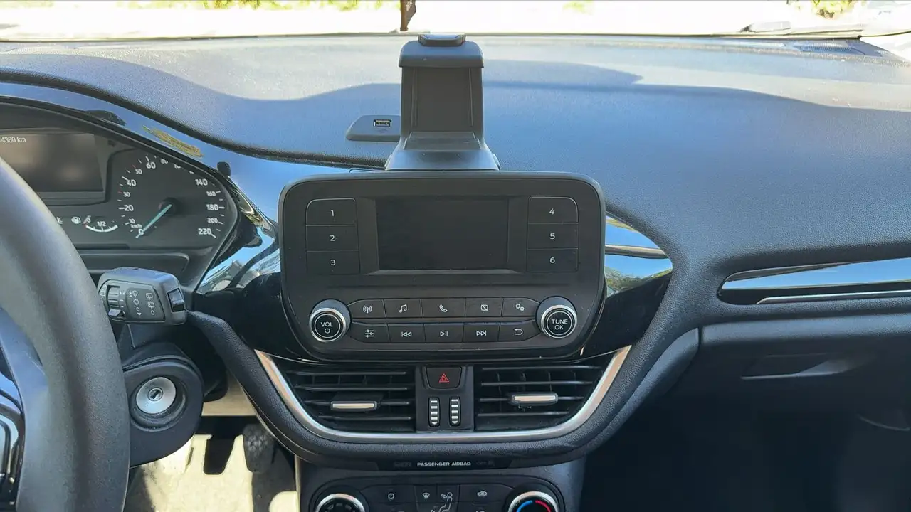 Ford Fiesta 5 portes — photo 24