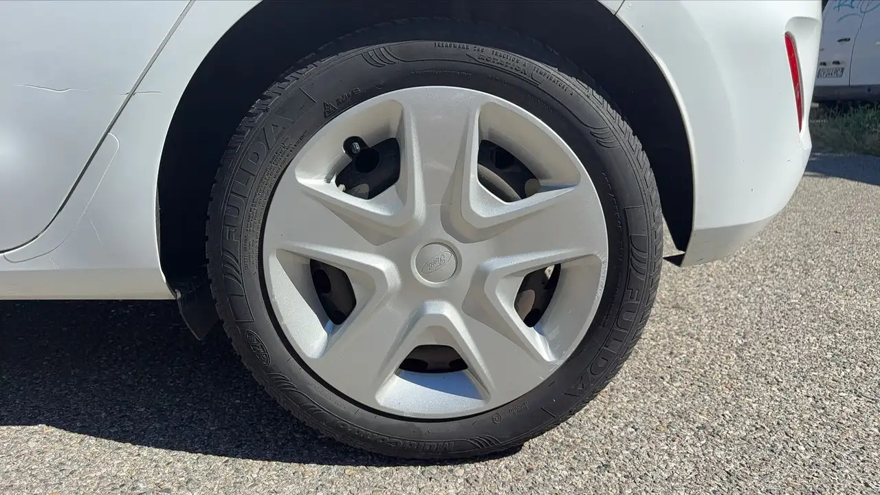Ford Fiesta 5 portes — photo 19