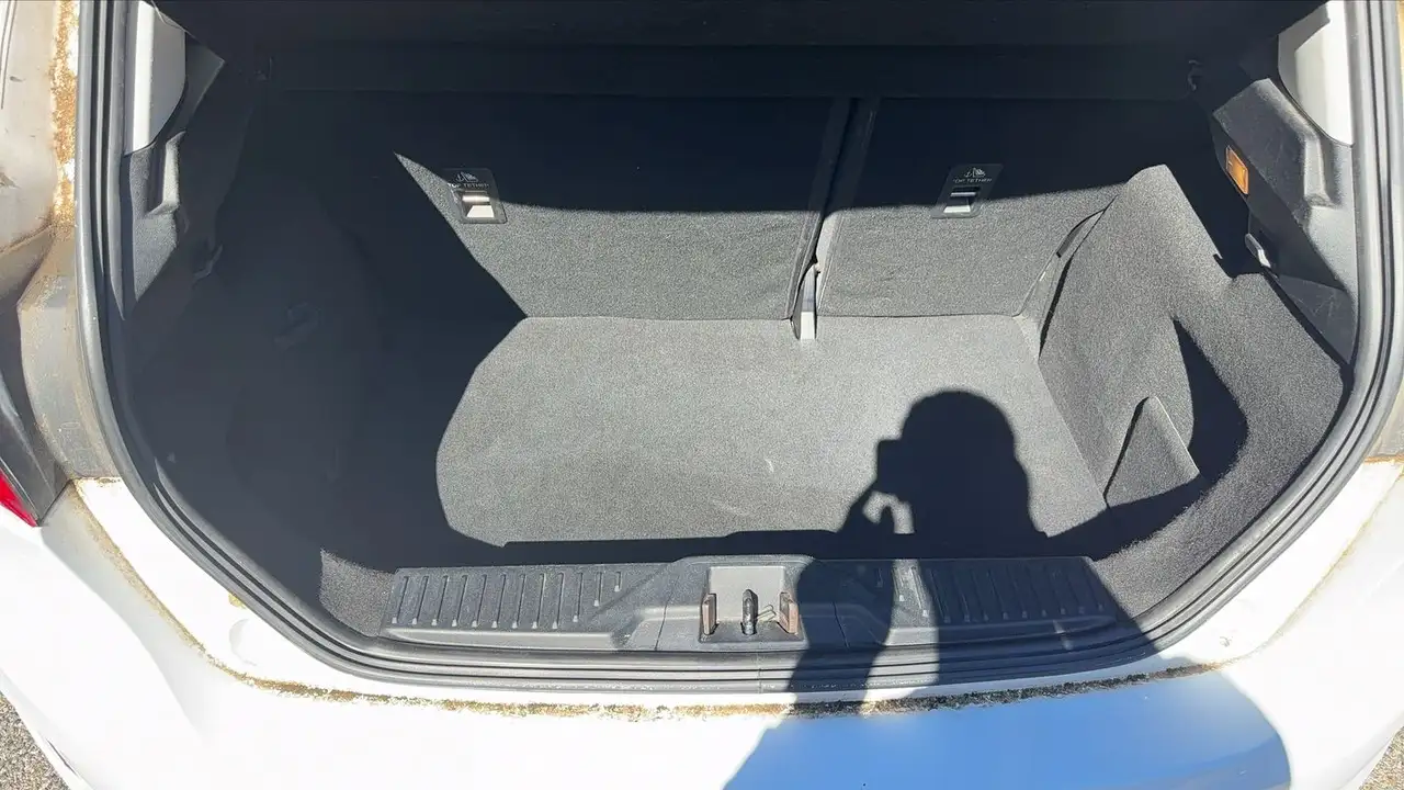 Ford Fiesta 5 portes — photo 14