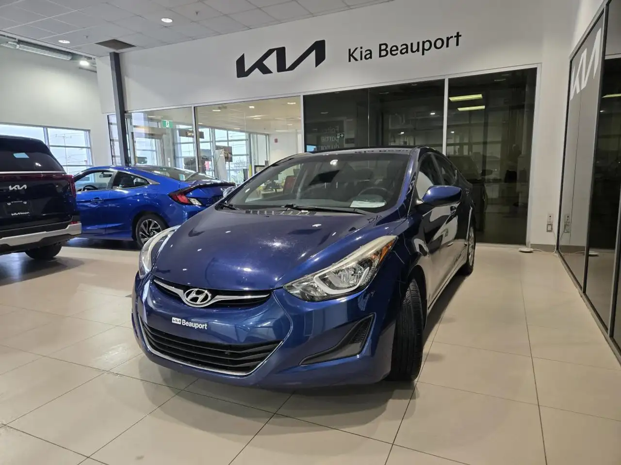 Hyundai ELANTRA photo Hyundai ELANTRA