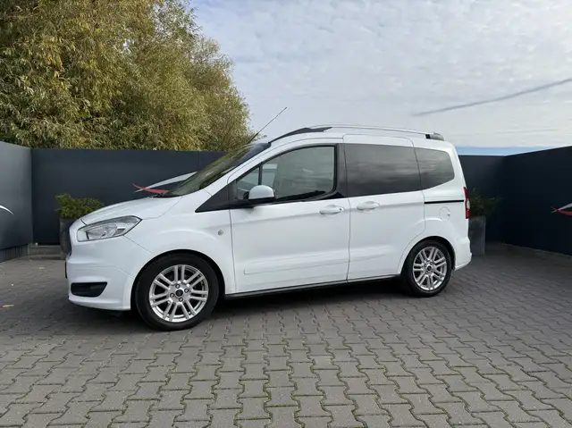 Ford Tourneo Courier Titanium , Klimaautomatik