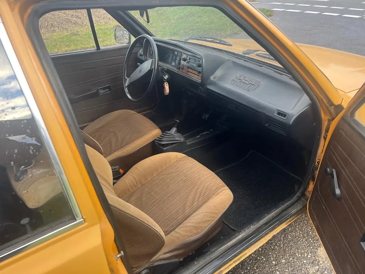 Volkswagen Passat Variant. Kombi Oldtimer, foto 5