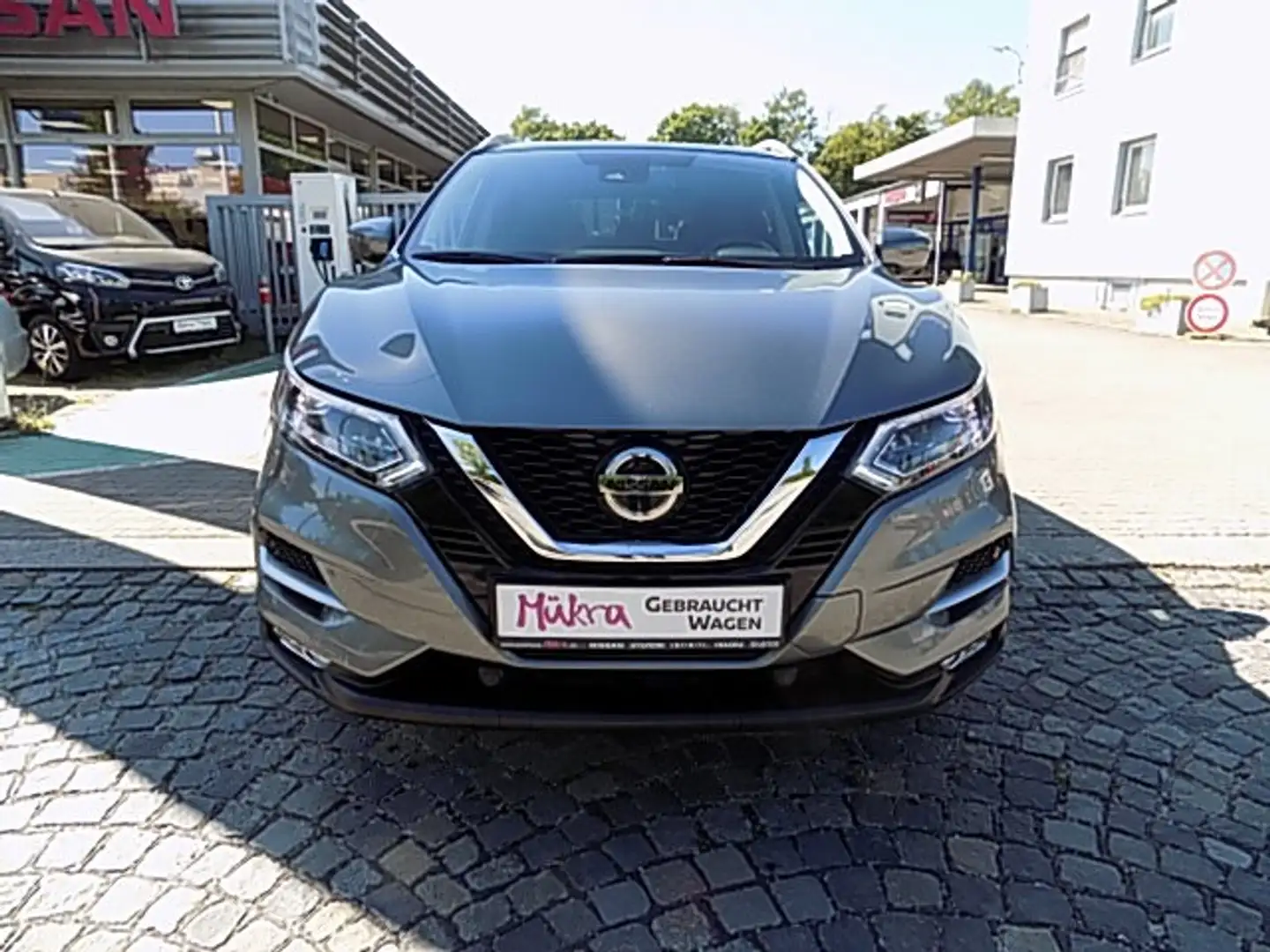 Nissan Qashqai Tekna 1.3DIG-T DCT PGD 8-fach bereift Klima Navi Silber - 2