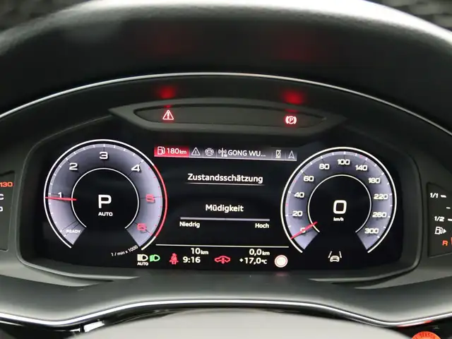 Audi Q8 view 14