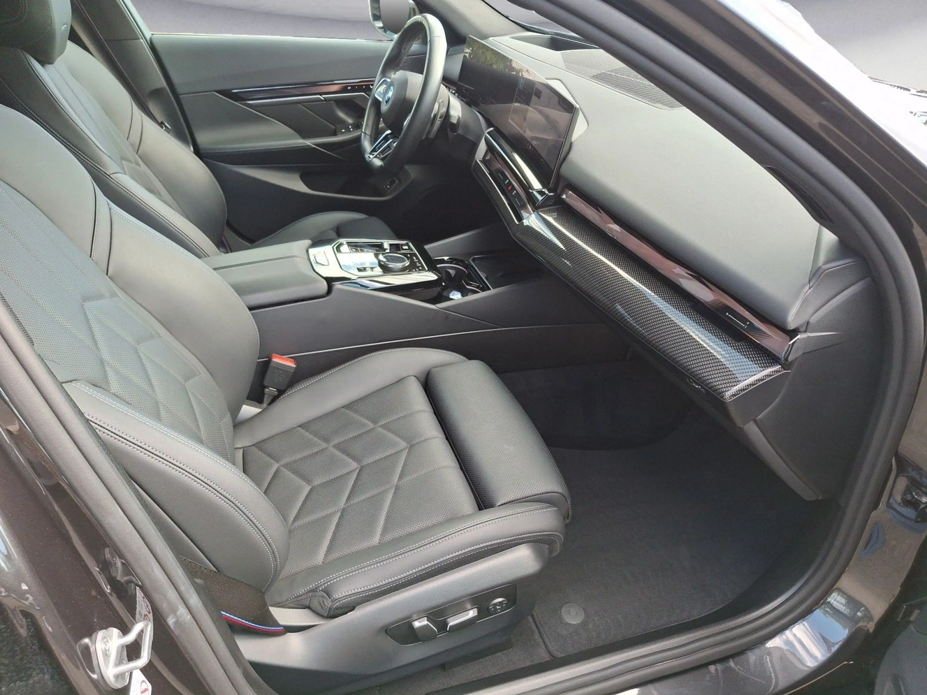 BMW 550 e xDrive M Sport Pro ACC 360° HiFi Head-Up — photo 14