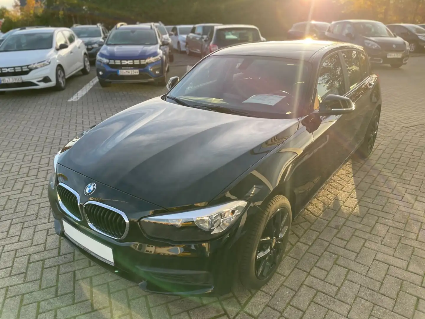 BMW 118 5-Türer 1-Hand, Navi, Sitzheizung, Freisprecheinri Noir - 2