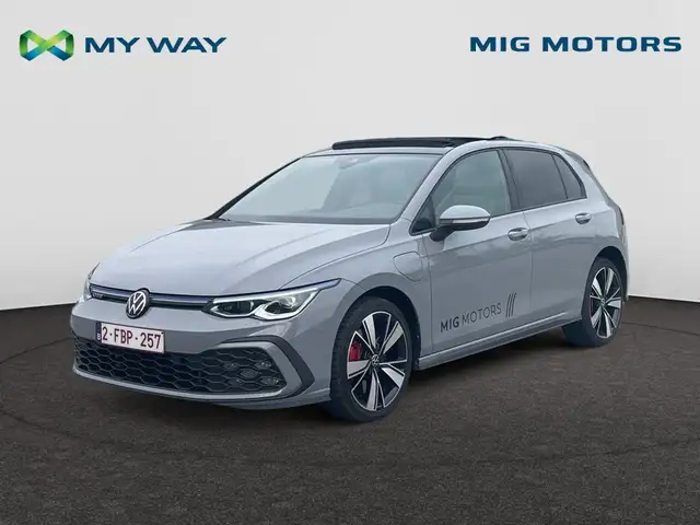 Volkswagen Golf GTE (245 pk) 1.4 TSI Plug-in Hybride /// Open-dak elektrisch /// Verwarmde- en verkoelde zetels /// Elektrische zetels met ge