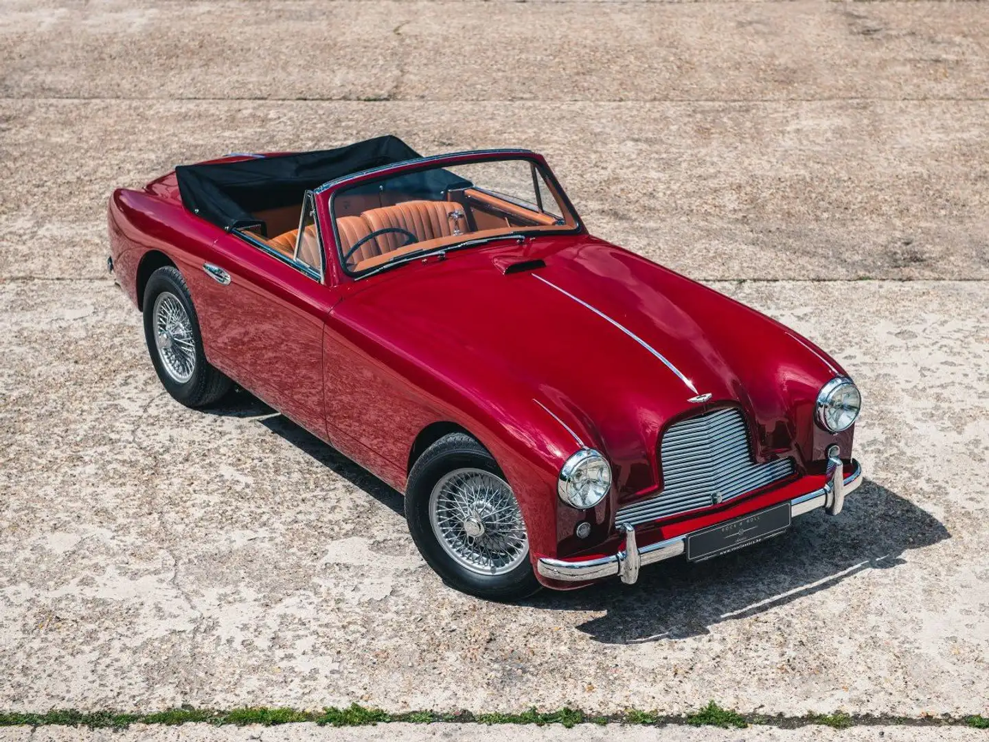 Aston Martin DB 2/4 Mk II Drophead Coupe | CONCOURS RESTORED Rouge - 1