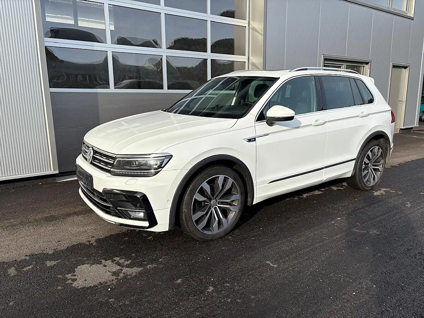 Volkswagen Tiguan 2,0 TDI SCR 4Motion Highline DSG Weiß - 1