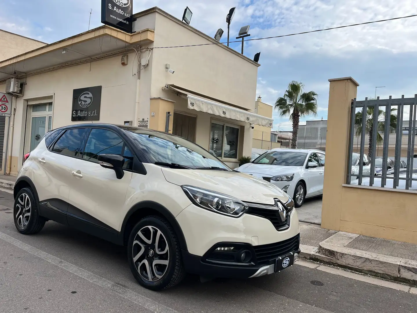 Renault Captur 1.5dci 90CV Hypnotic *Soli50.900km* Beige - 1