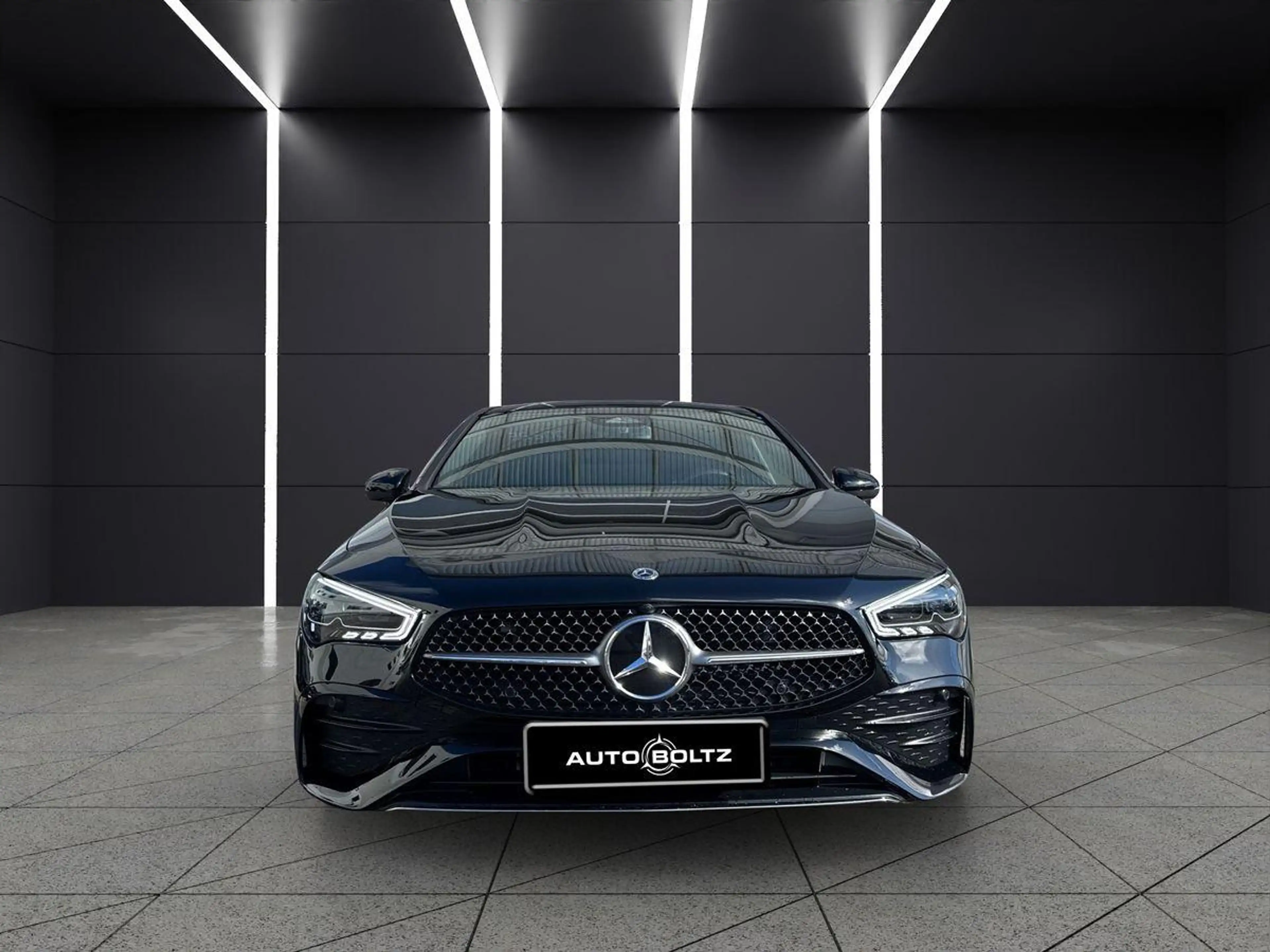 Mercedes-Benz CLA 200 AMG Distronic — photo 2