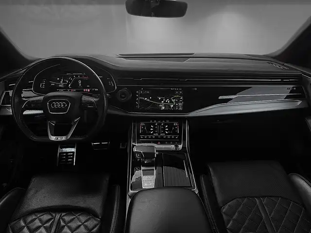 Audi SQ8 view 9