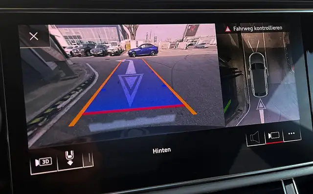 Audi SQ8 view 24