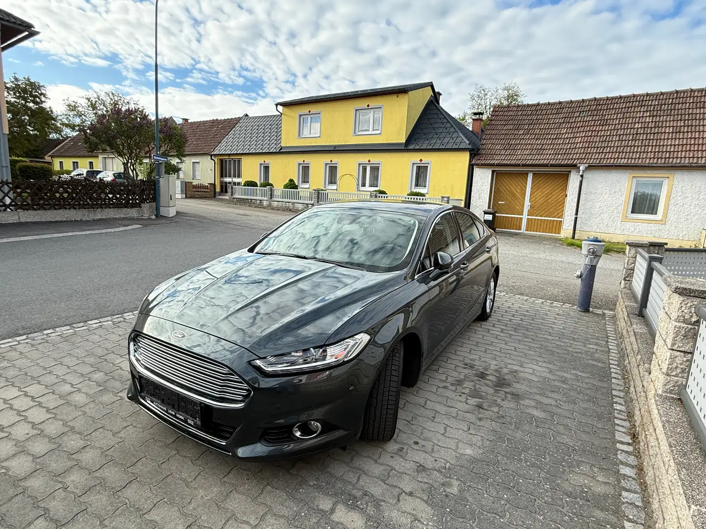 Ford Mondeo Titanium Limousine zelena - 2