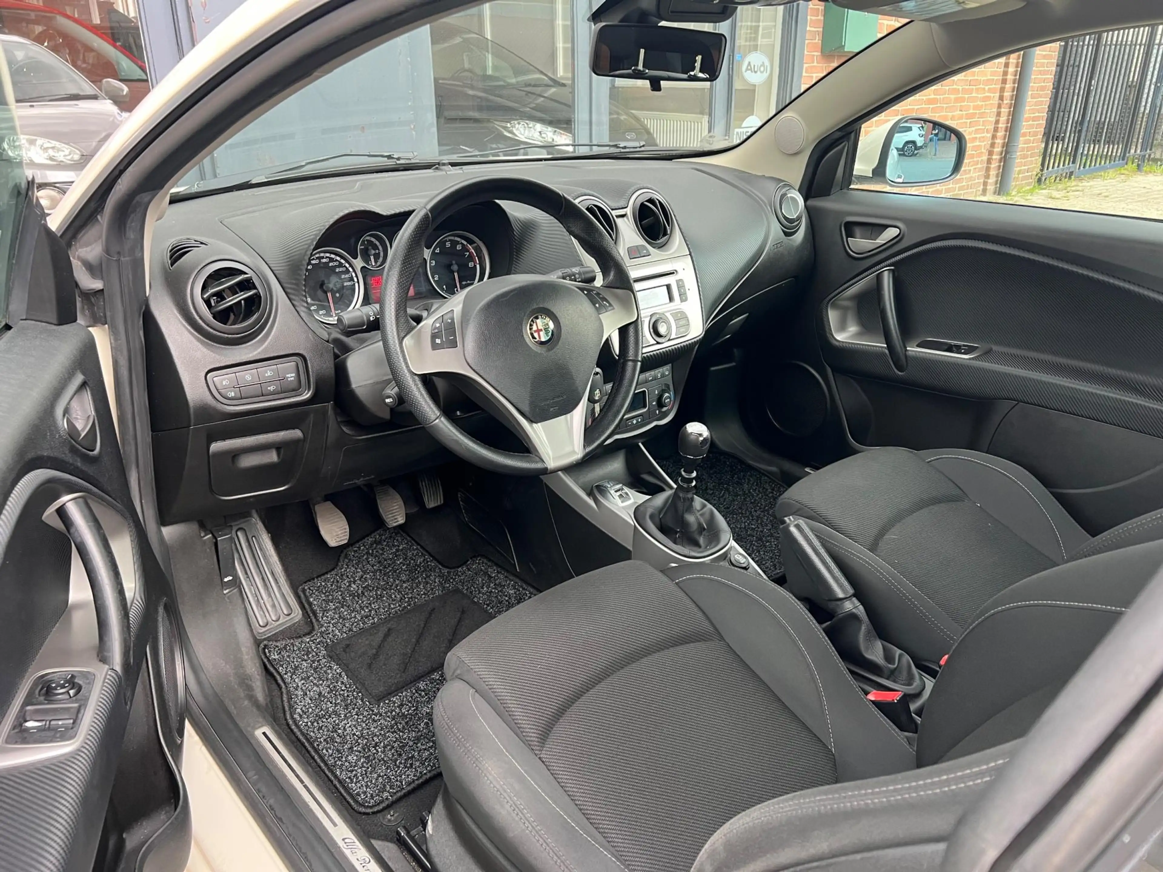 Alfa Romeo MiTo 1.4 Multiair, Cruice control, Climate control — photo 13