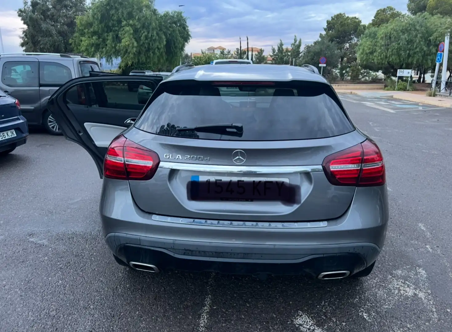 Mercedes-Benz GLA 200 Urban Bronce - 2