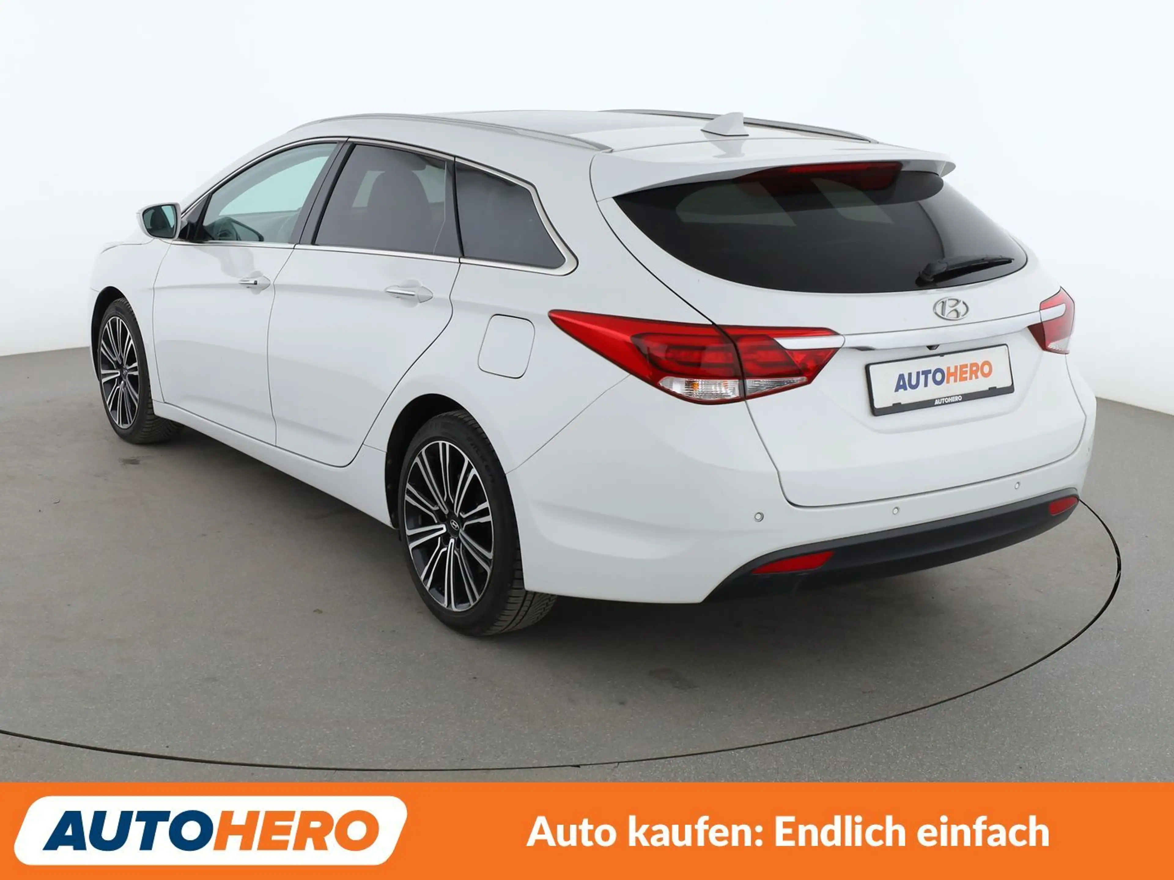 Hyundai i40 1.7 CRDi Premium Blue*NAVI*TEMPO*CAM*PDC*SHZ*KLIMA — photo 3