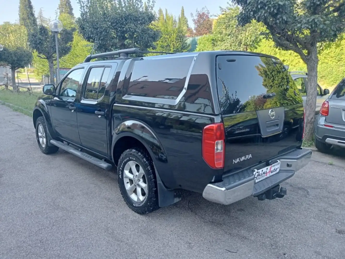 Nissan Navara 2.5 dCi 190CV 4 porte DOUBLE CAB LE 5 POSTI Nero - 2