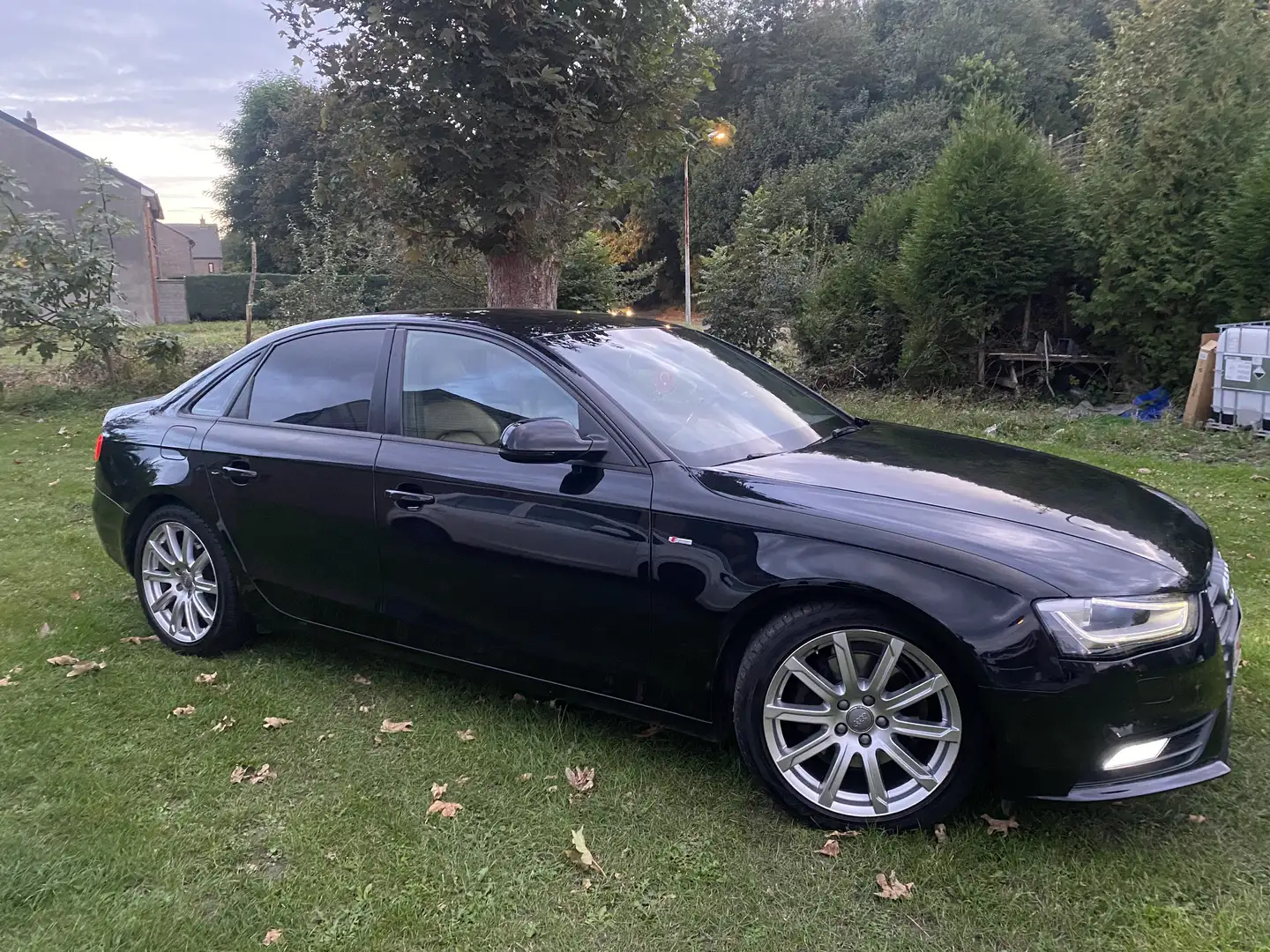 Audi A4 2.0 TDI DPF S line Sportpaket - 1