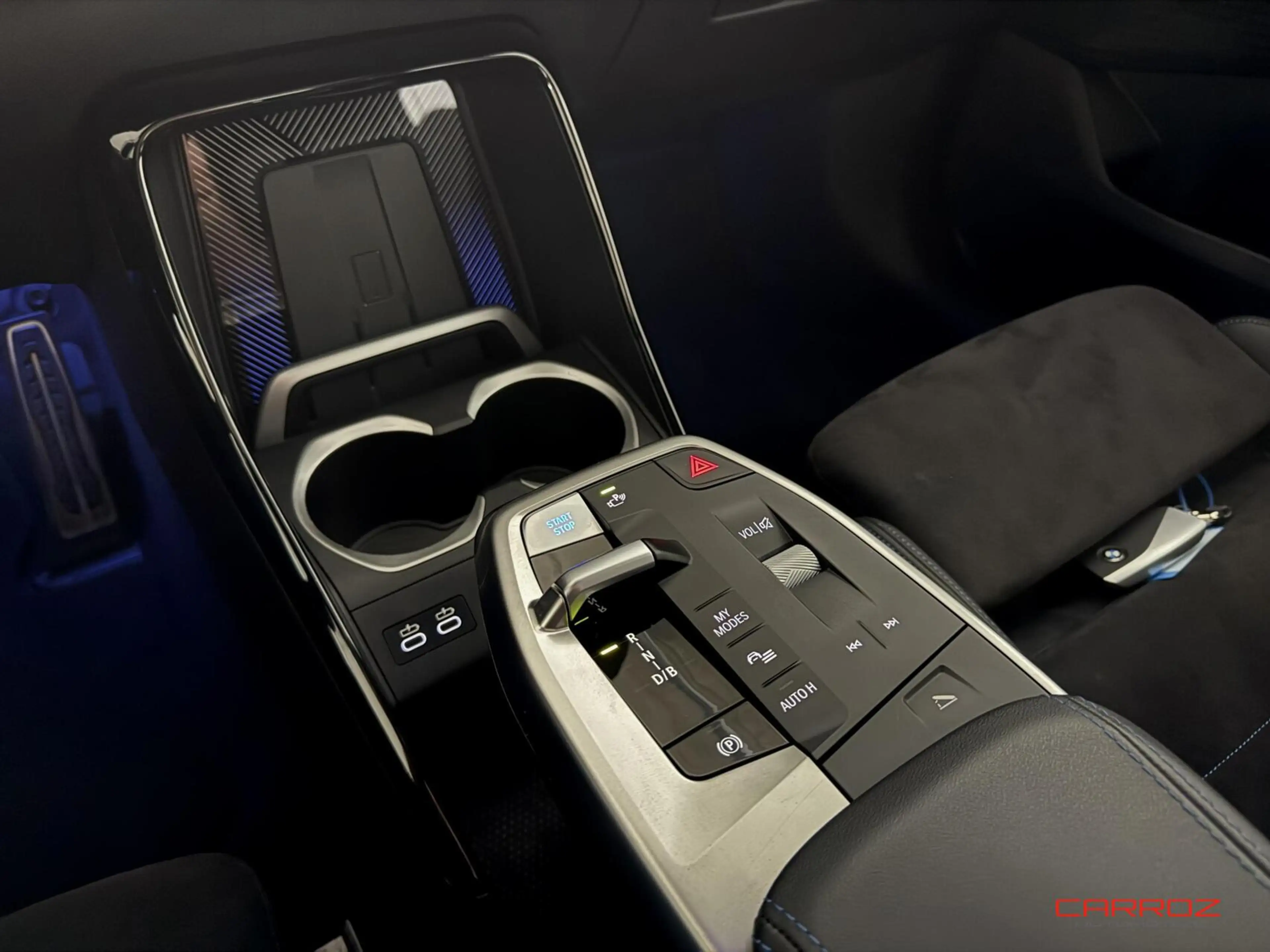 BMW iX1 xDrive30 M Sport Pano H&K HUD Trekhaak — photo 8