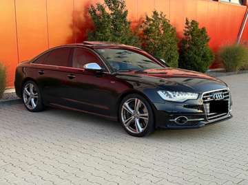 V8 4.0 TFSI 420 Quattro S tronic 7
