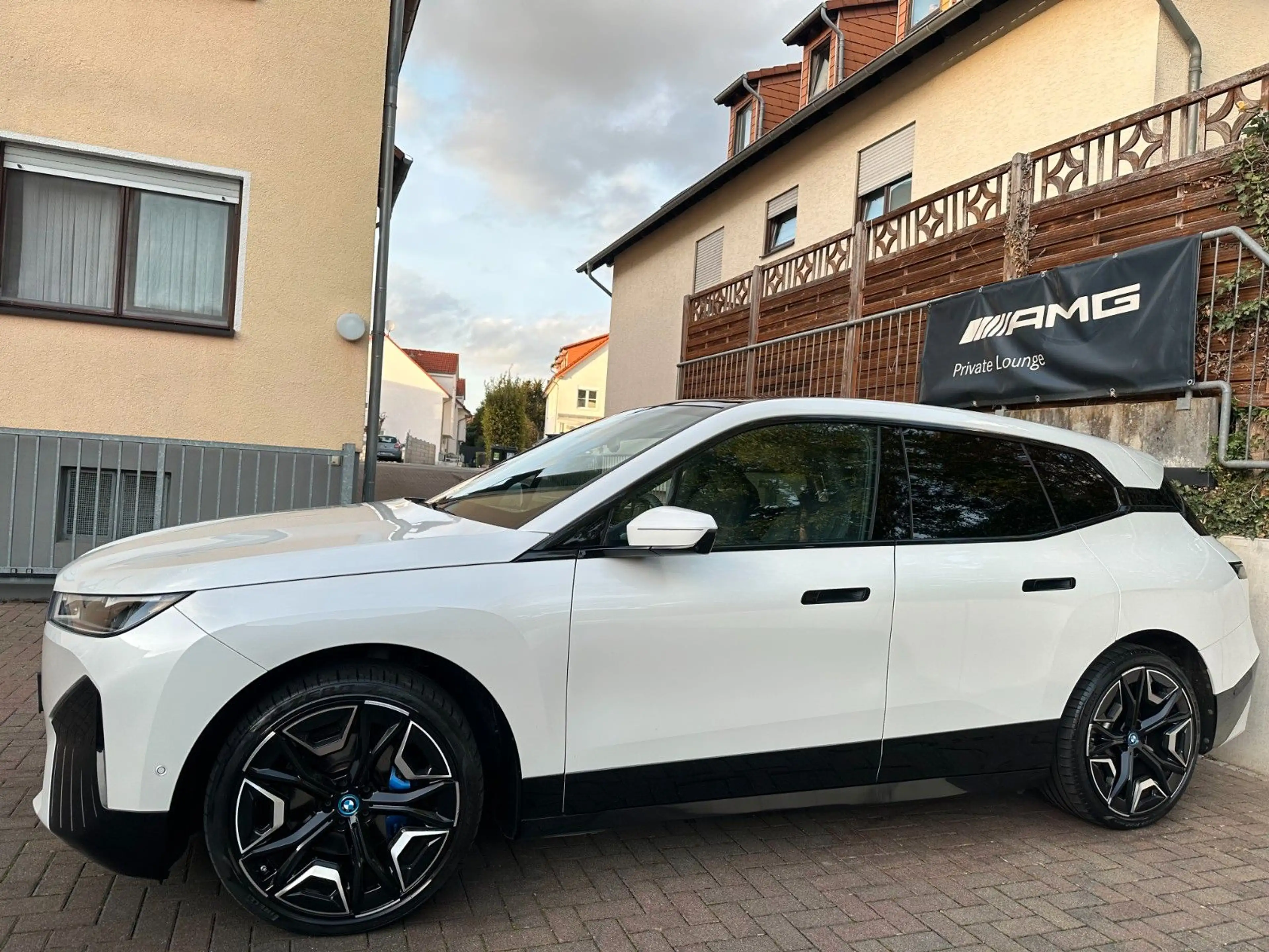 BMW iX xDrive40 M Sport PANO-SKY*AHK*Sitzkl*H&K*360° — photo 13