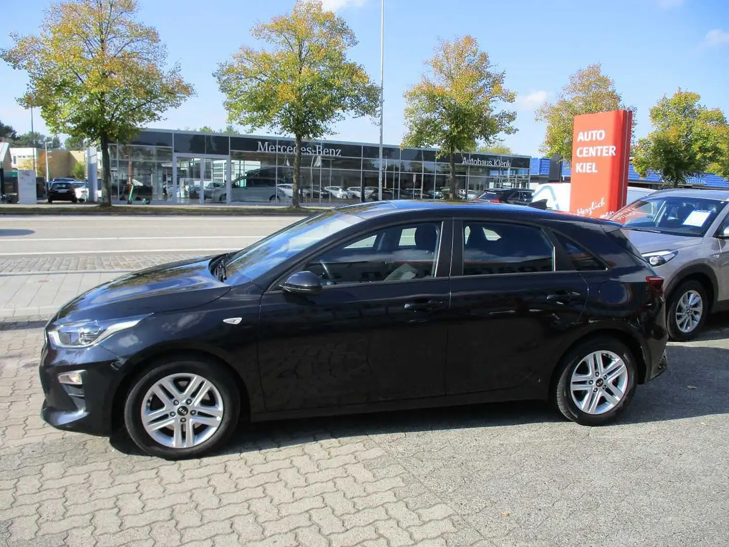 Kia Ceed / cee'd 1.6 CRDi Eco-Dynamics+ (48V Mild-Hybrid) Schwarz - 2