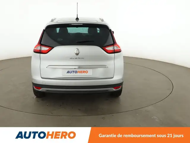 Renault Grand Scenic view 5