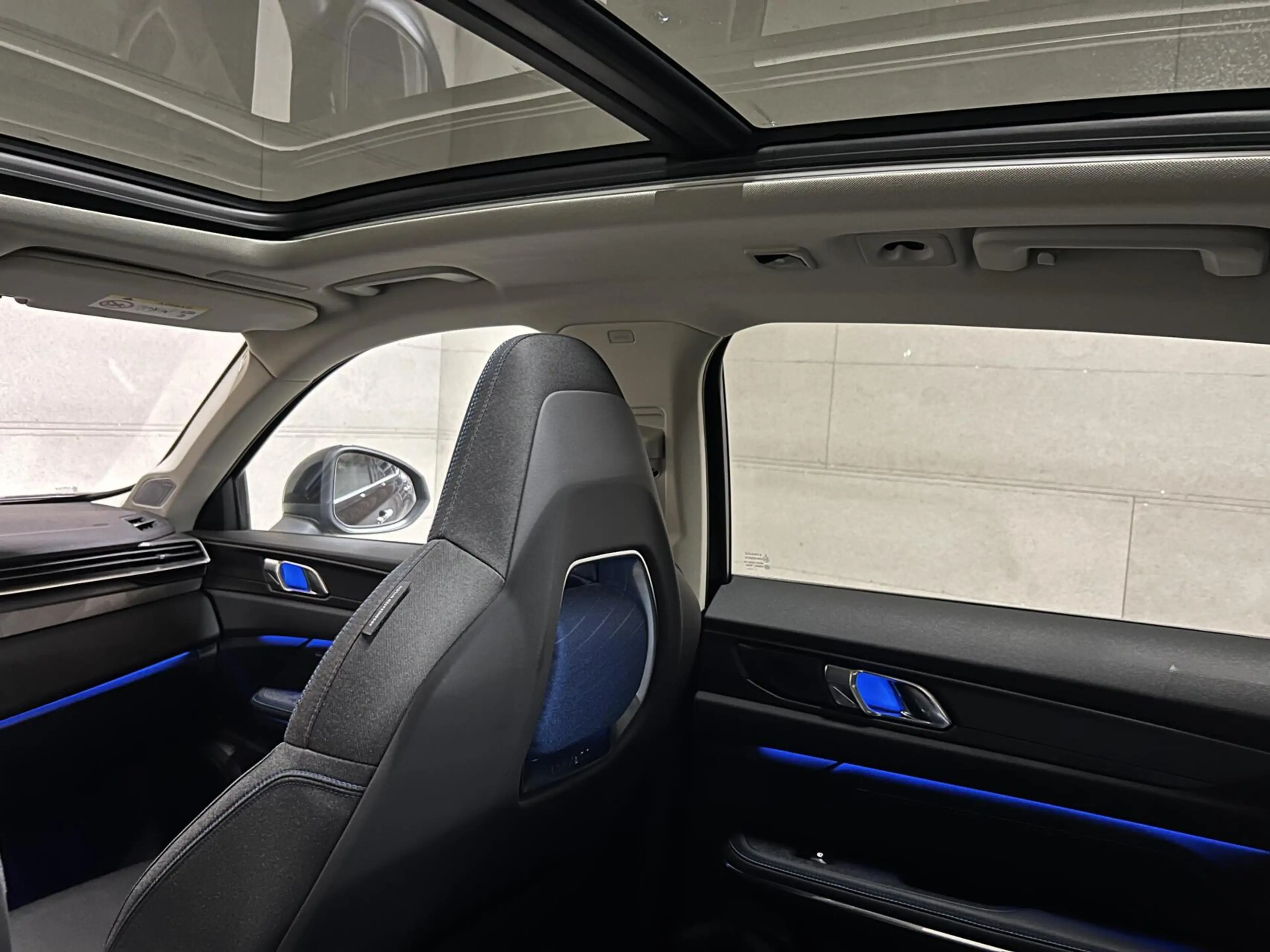 Lynk & Co 01 1.5 Plug-in Black Edition Sfeerver. CarPlay 360° — photo 29