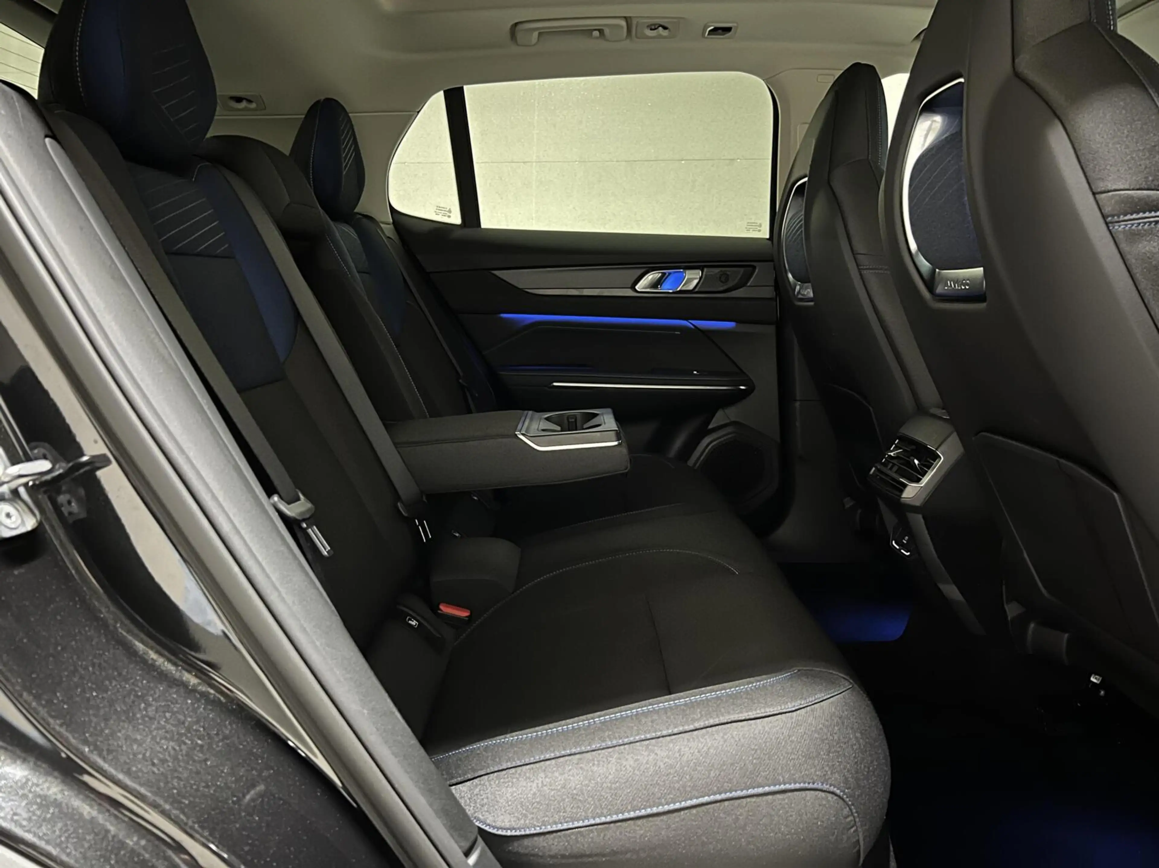 Lynk & Co 01 1.5 Plug-in Black Edition Sfeerver. CarPlay 360° — photo 20