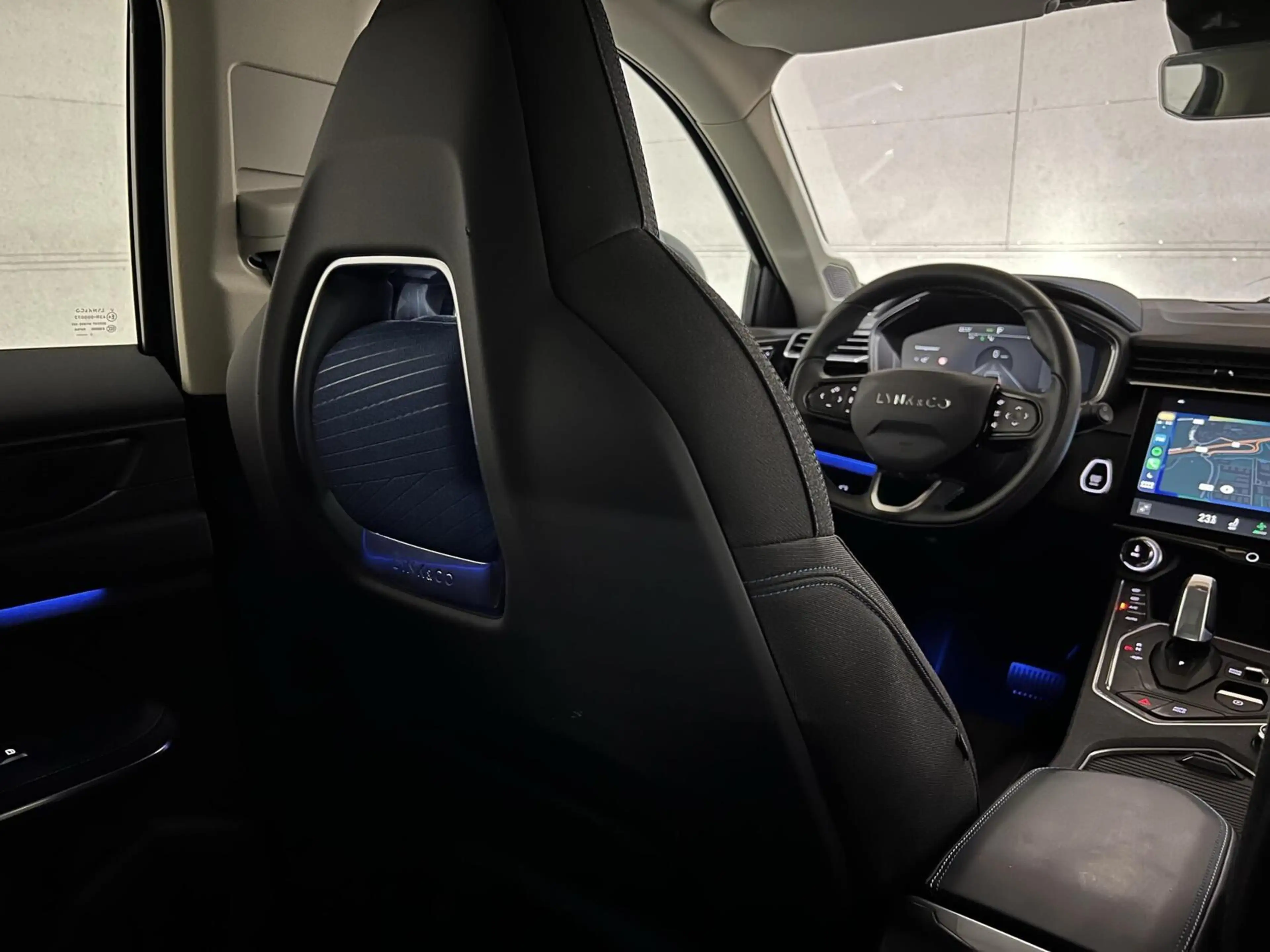 Lynk & Co 01 1.5 Plug-in Black Edition Sfeerver. CarPlay 360° — photo 23