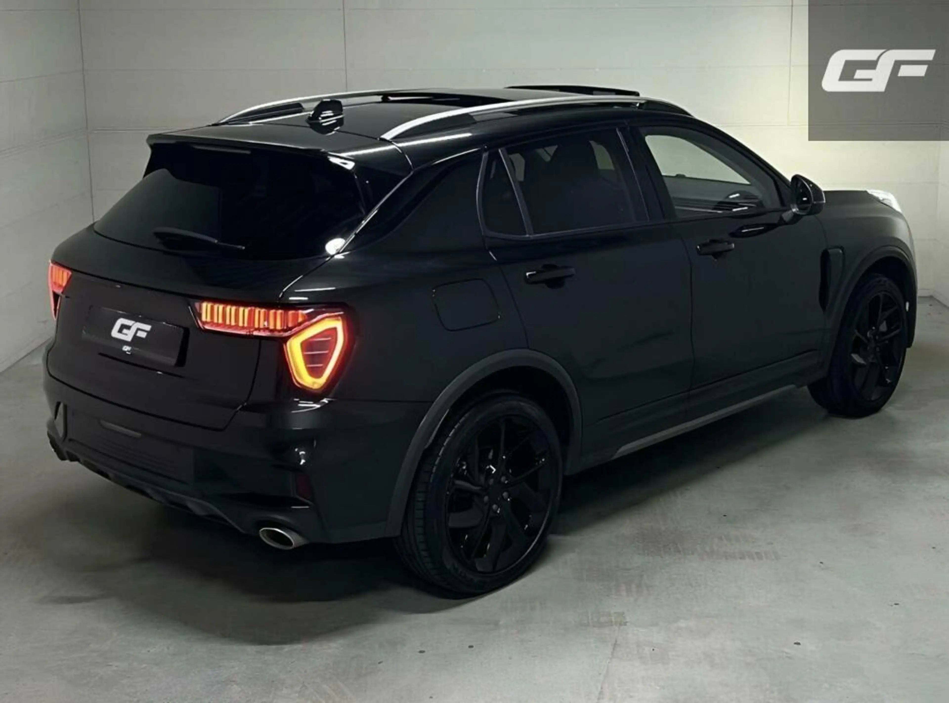 Lynk & Co 01 1.5 Plug-in Black Edition Sfeerver. CarPlay 360° — photo 5